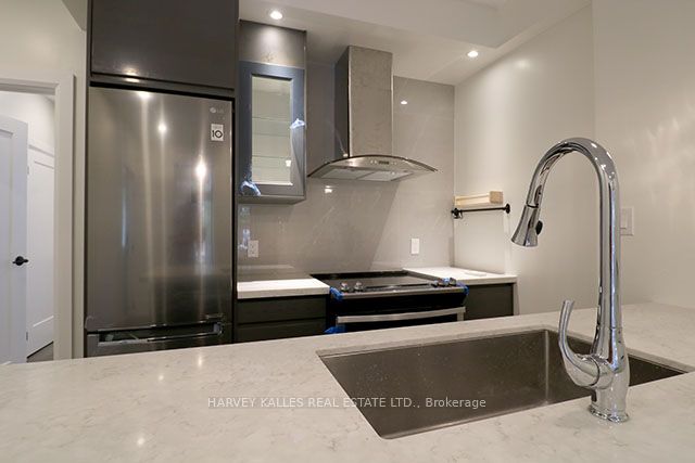488 Lansdowne Avenue Main, Toronto, ON M6H 3Y3 photo 3