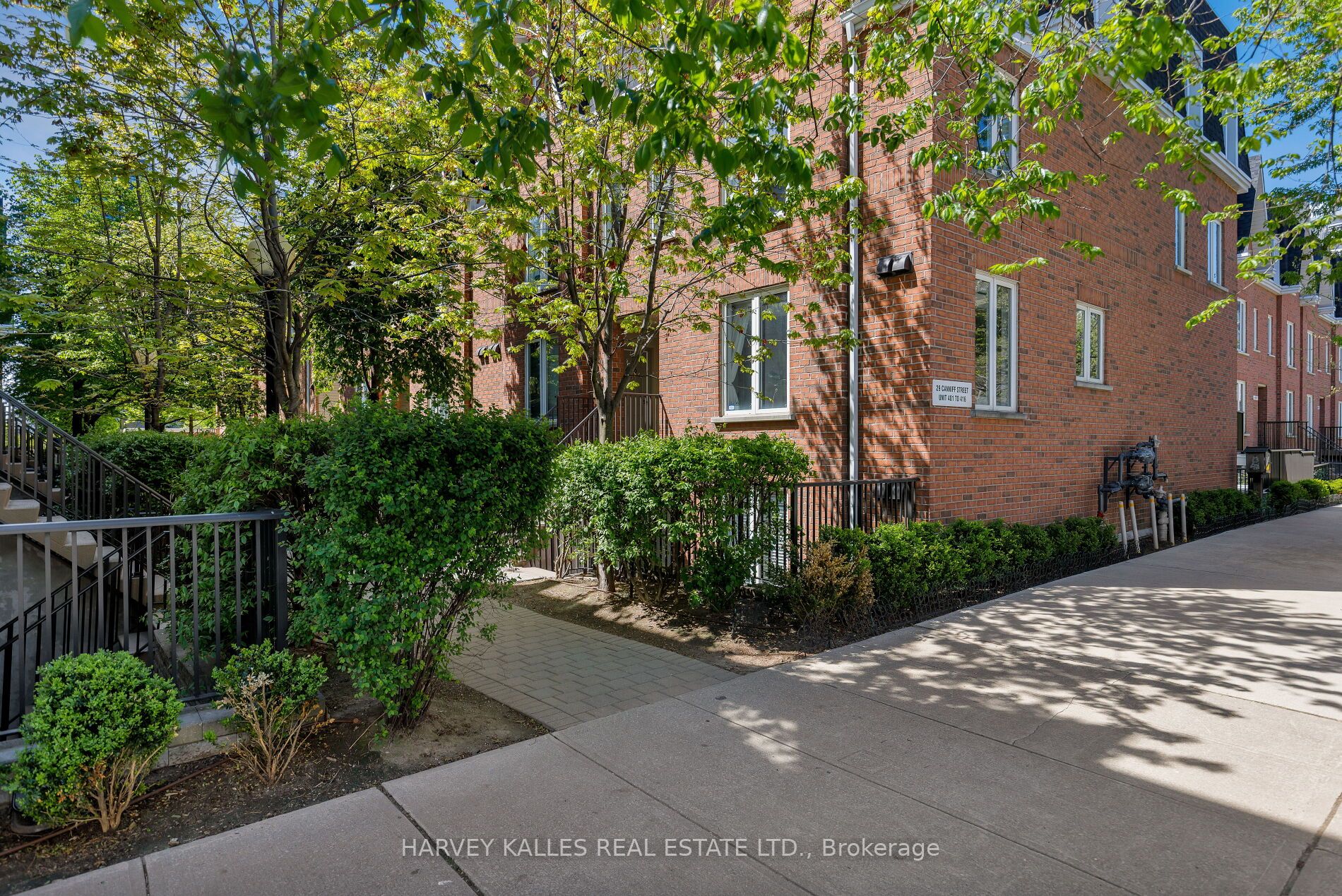 29 Canniff Street 405, Toronto, ON M6K 3M5 photo 2