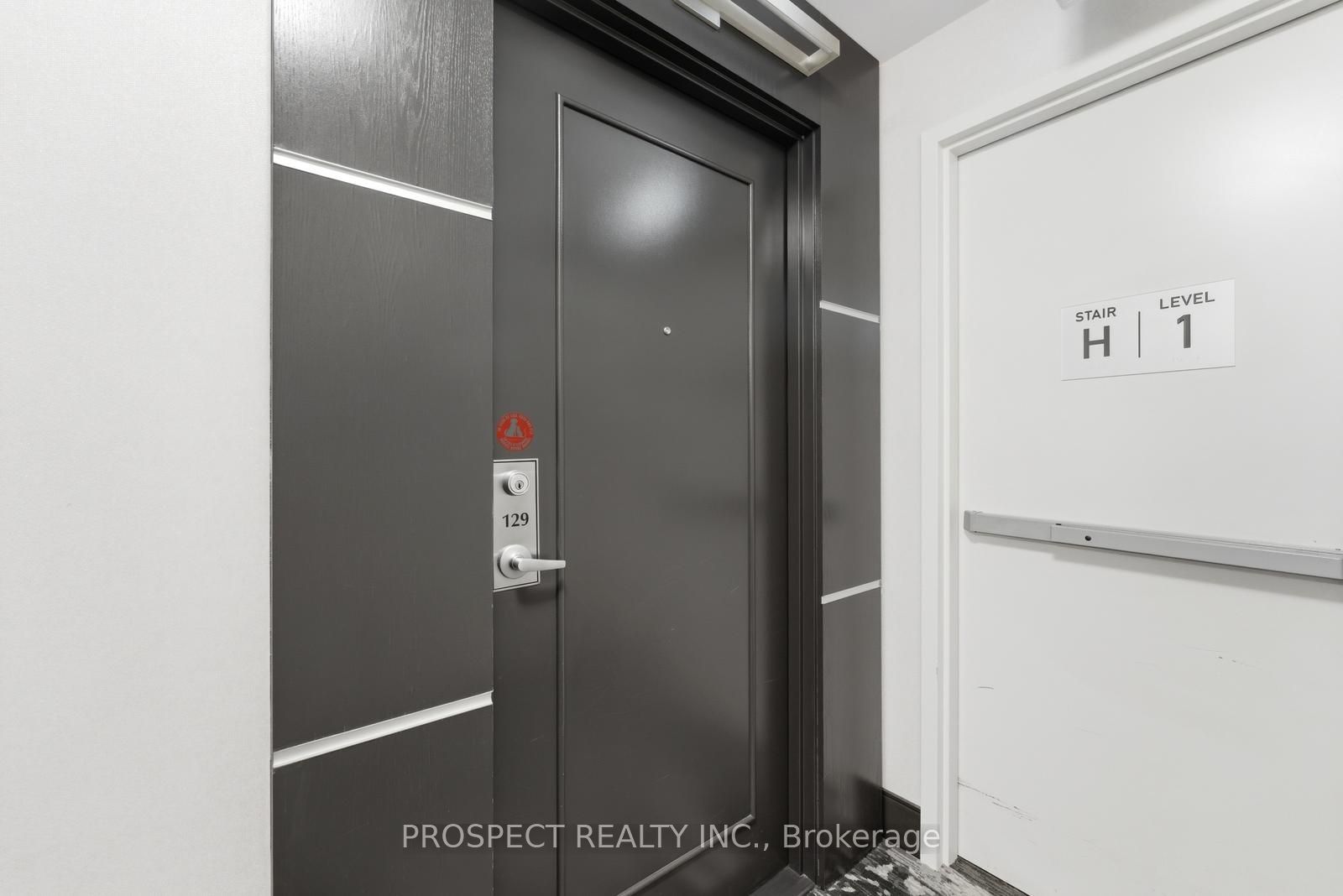 525 Wilson Avenue 129, Toronto, ON M3H 0A7 photo 2