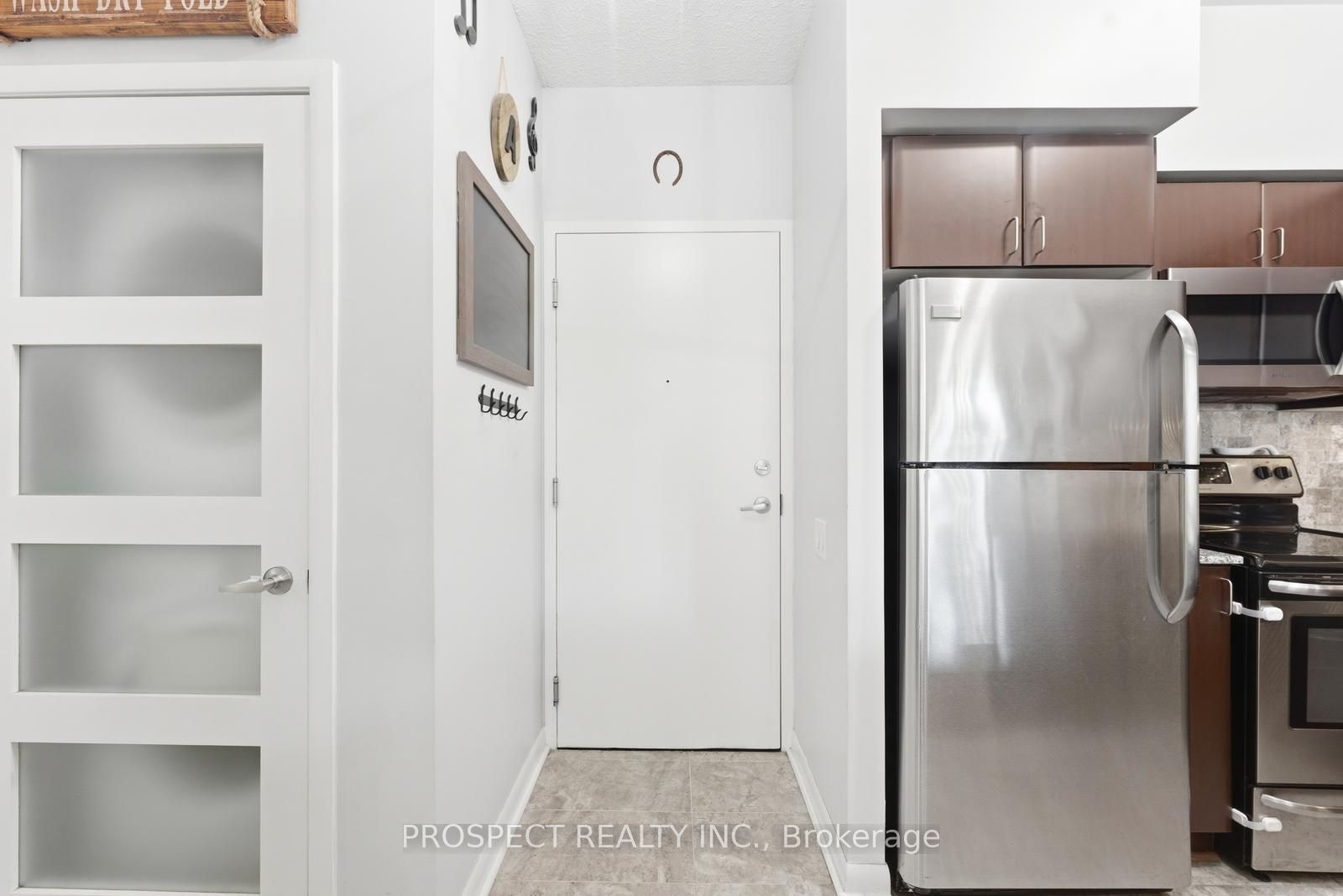 525 Wilson Avenue 129, Toronto, ON M3H 0A7 photo 3