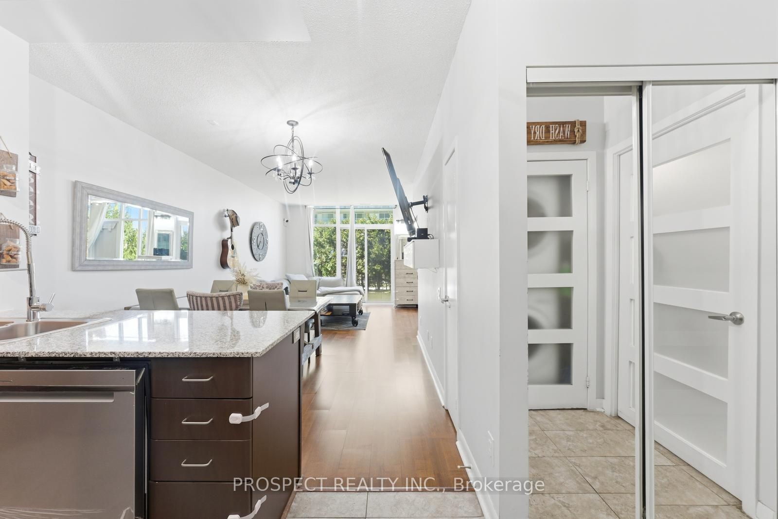 525 Wilson Avenue 129, Toronto, ON M3H 0A7 photo 4