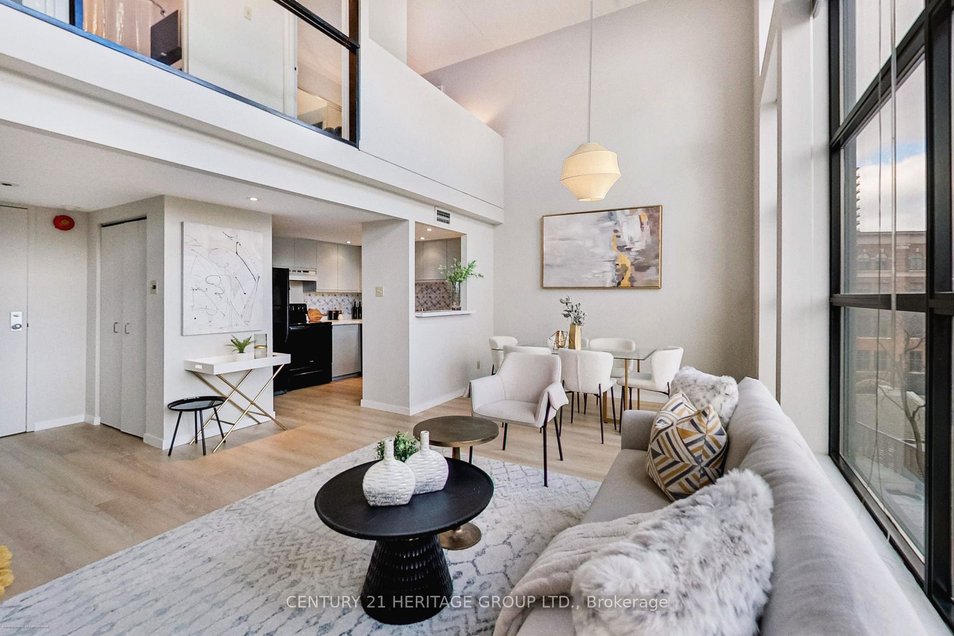393 King Street E 404, Toronto, ON M5A 1L3 photo 5