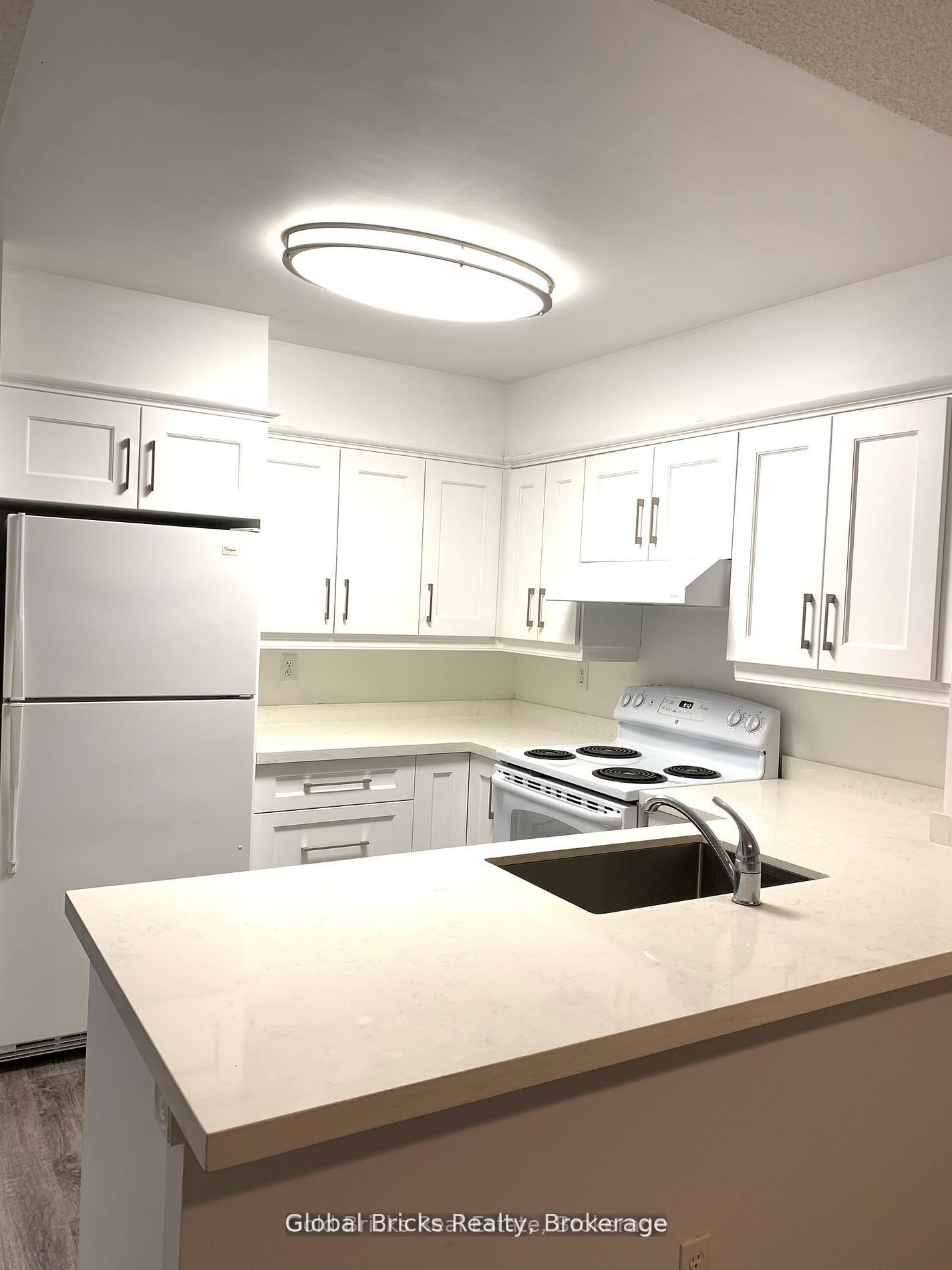 750 Bay Street 2009, Toronto, ON M5G 1N6 photo 3