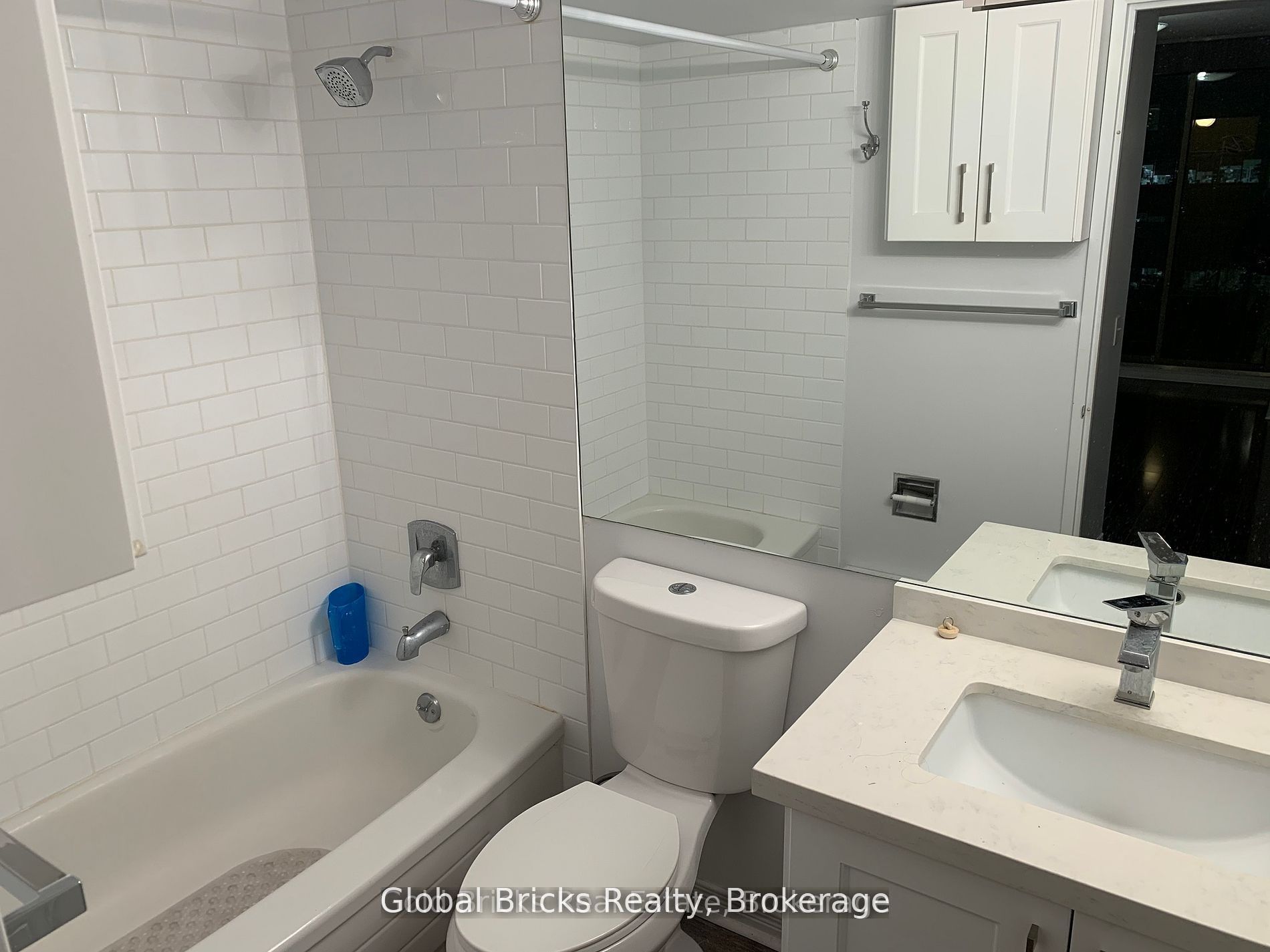 750 Bay Street 2009, Toronto, ON M5G 1N6 photo 4
