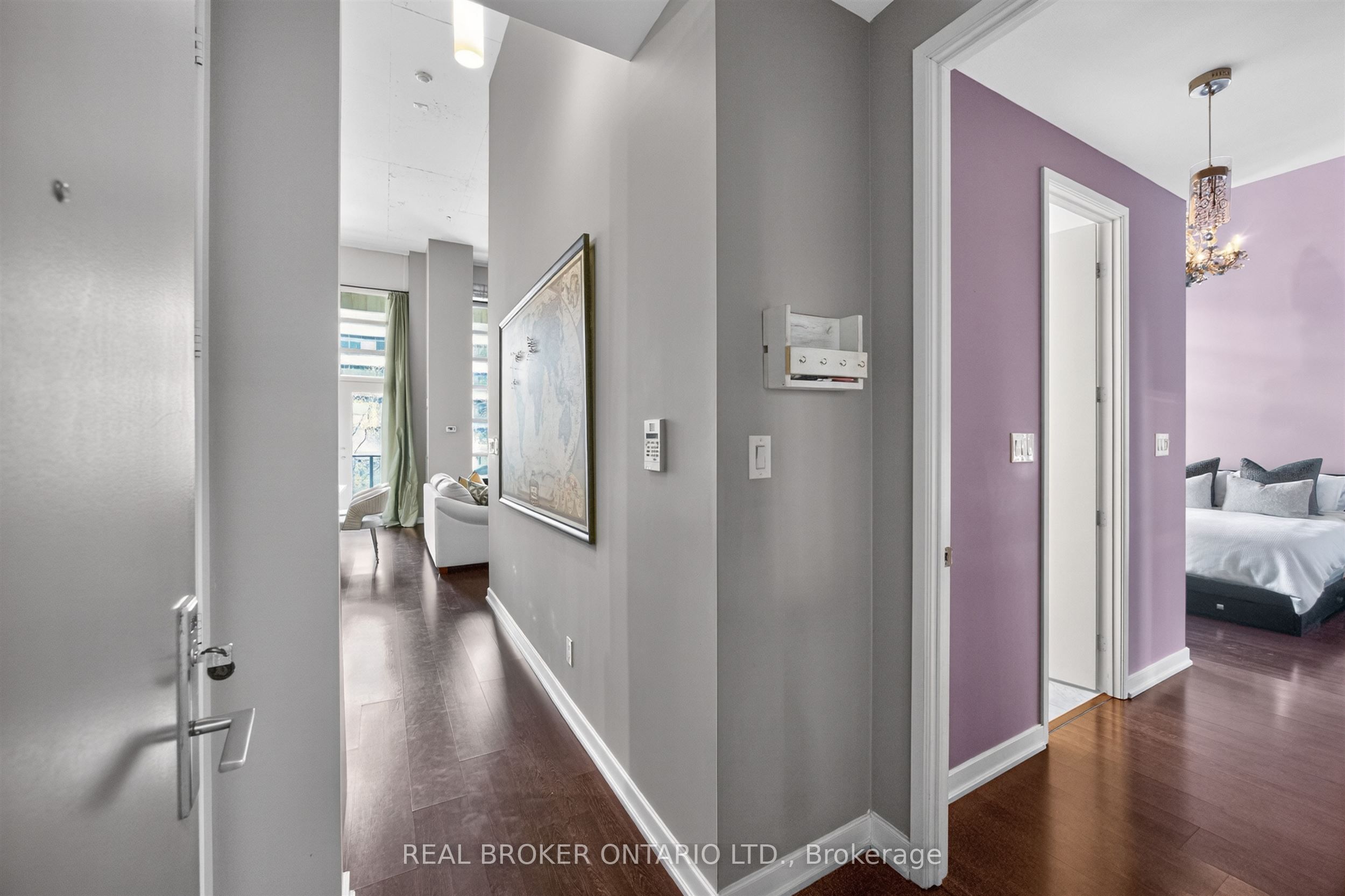 380 Macpherson Avenue 209, Toronto, ON M4V 3E3 photo 3