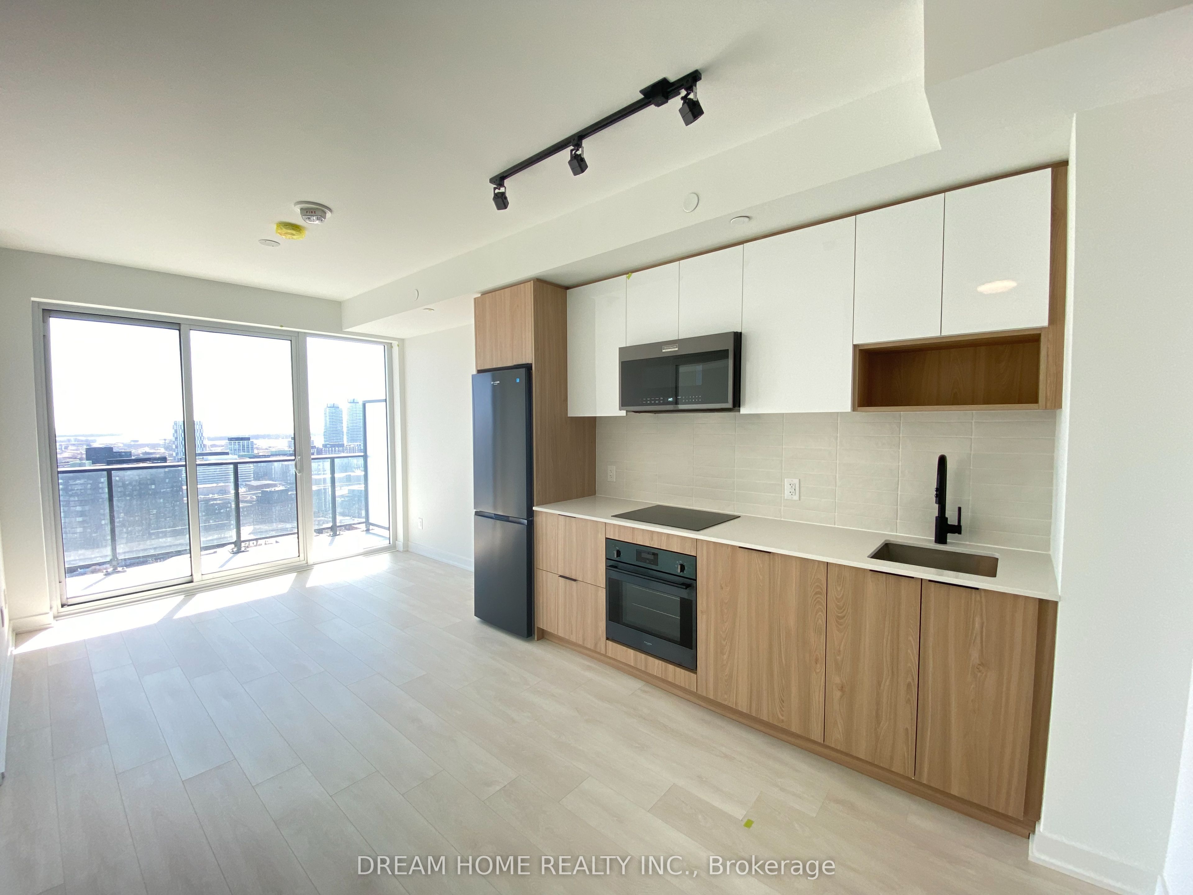 5 Defries Street 2503, Toronto, ON M5A 0W7 photo 3