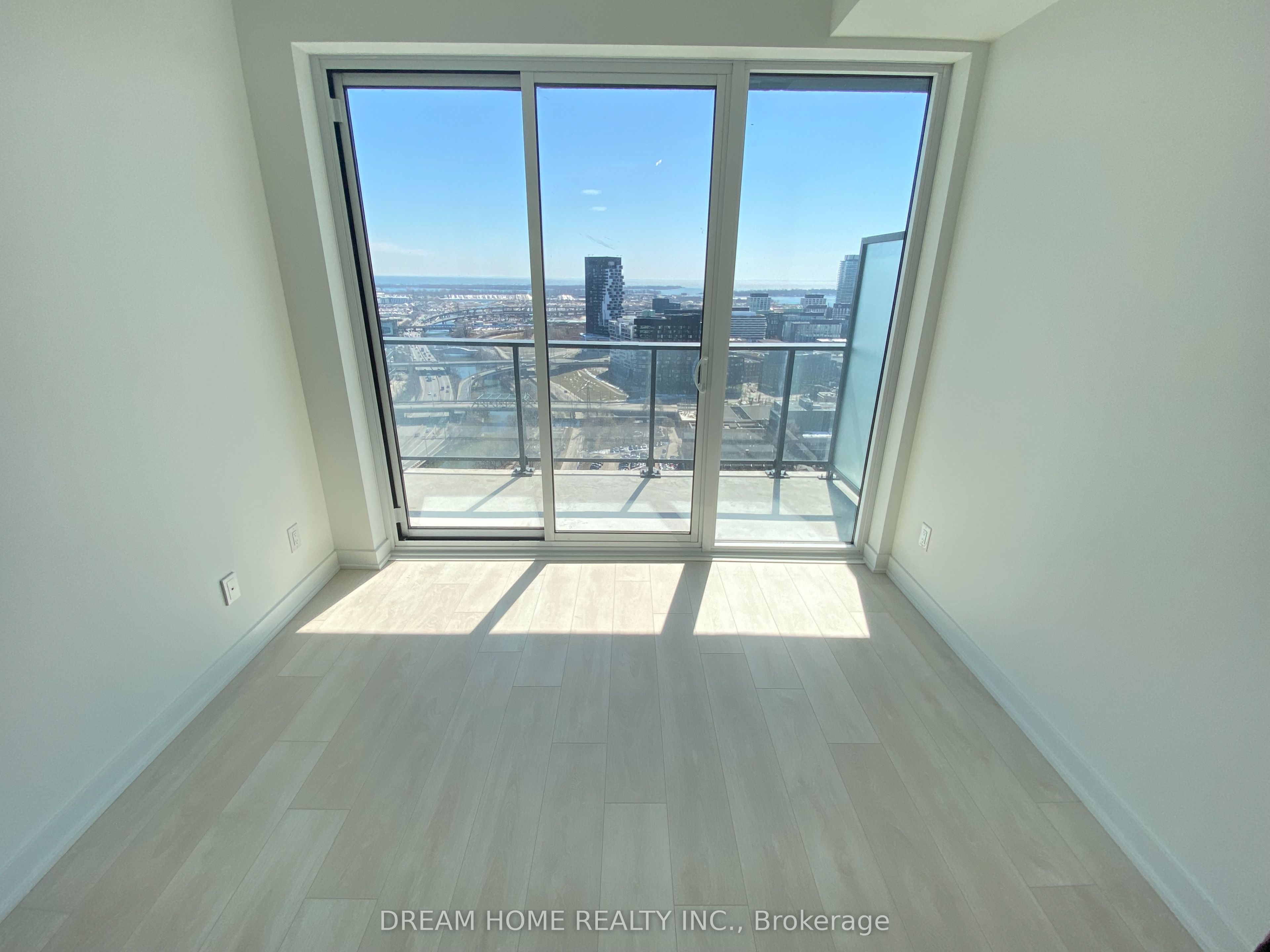 5 Defries Street 2503, Toronto, ON M5A 0W7 photo 5