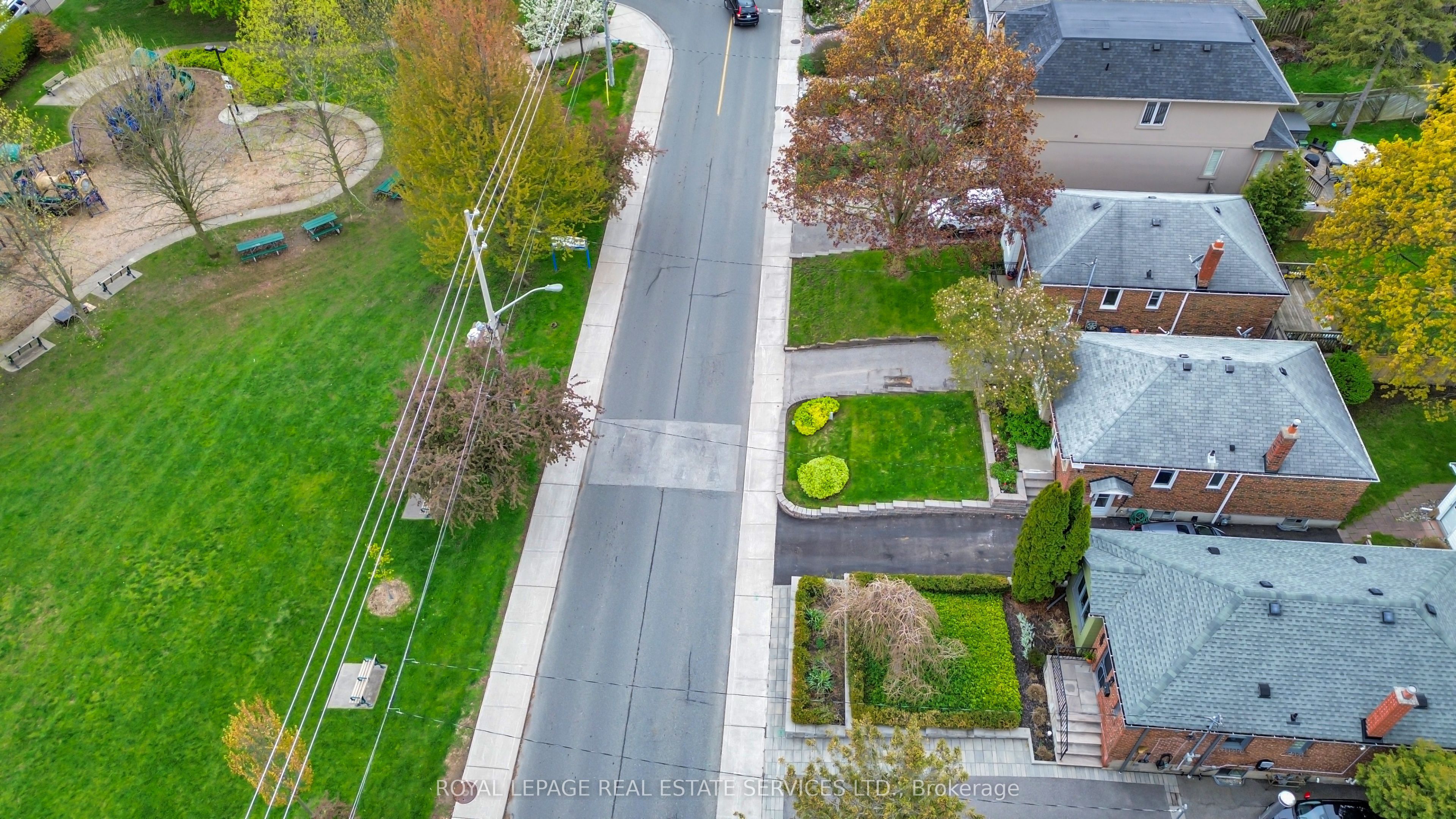64 Nesbitt Drive, Toronto, ON M4W 2G3 photo 5
