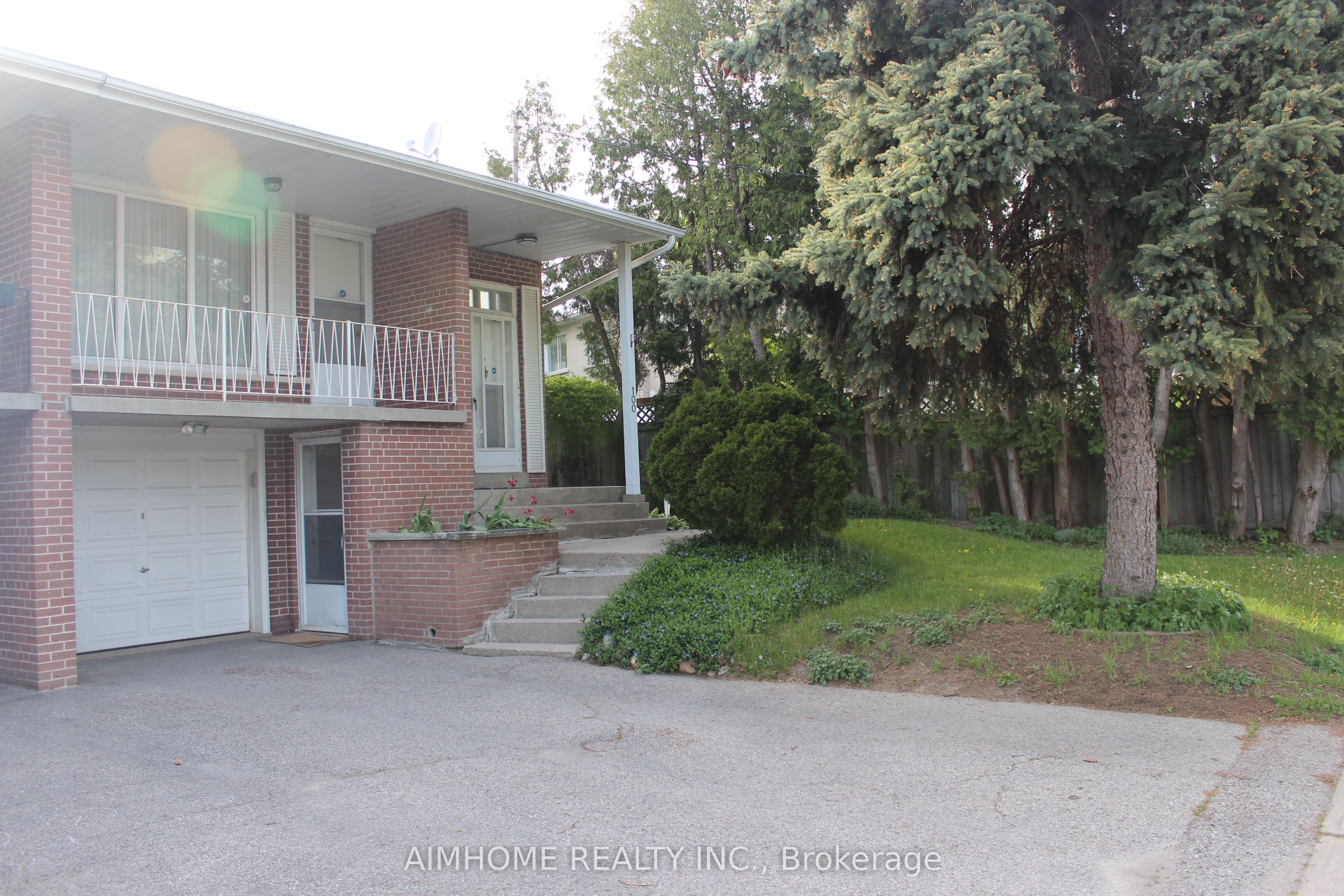 100 Fenelon Drive Lower, Toronto, ON M3A 3K6 photo 2