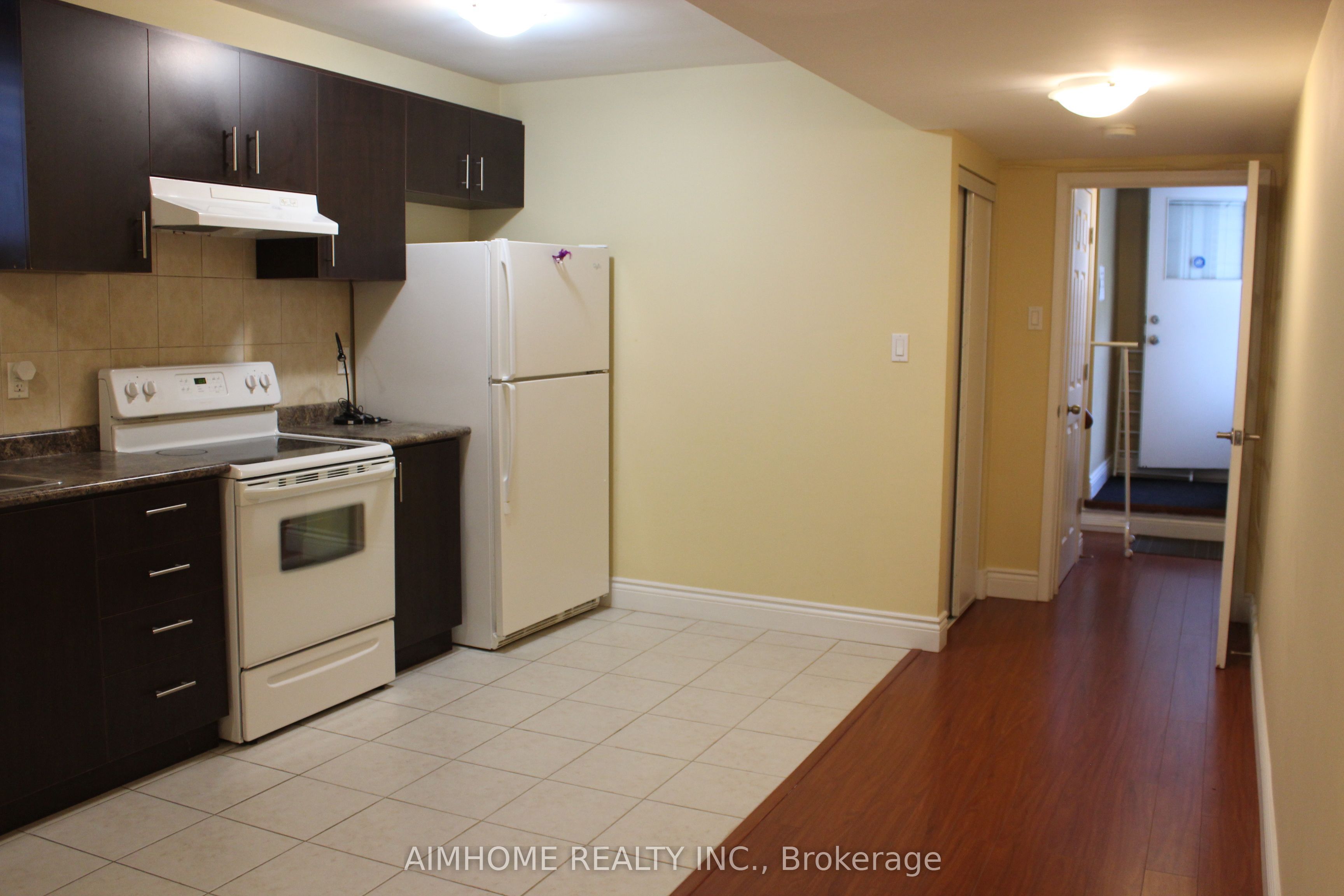 100 Fenelon Drive Lower, Toronto, ON M3A 3K6 photo 4