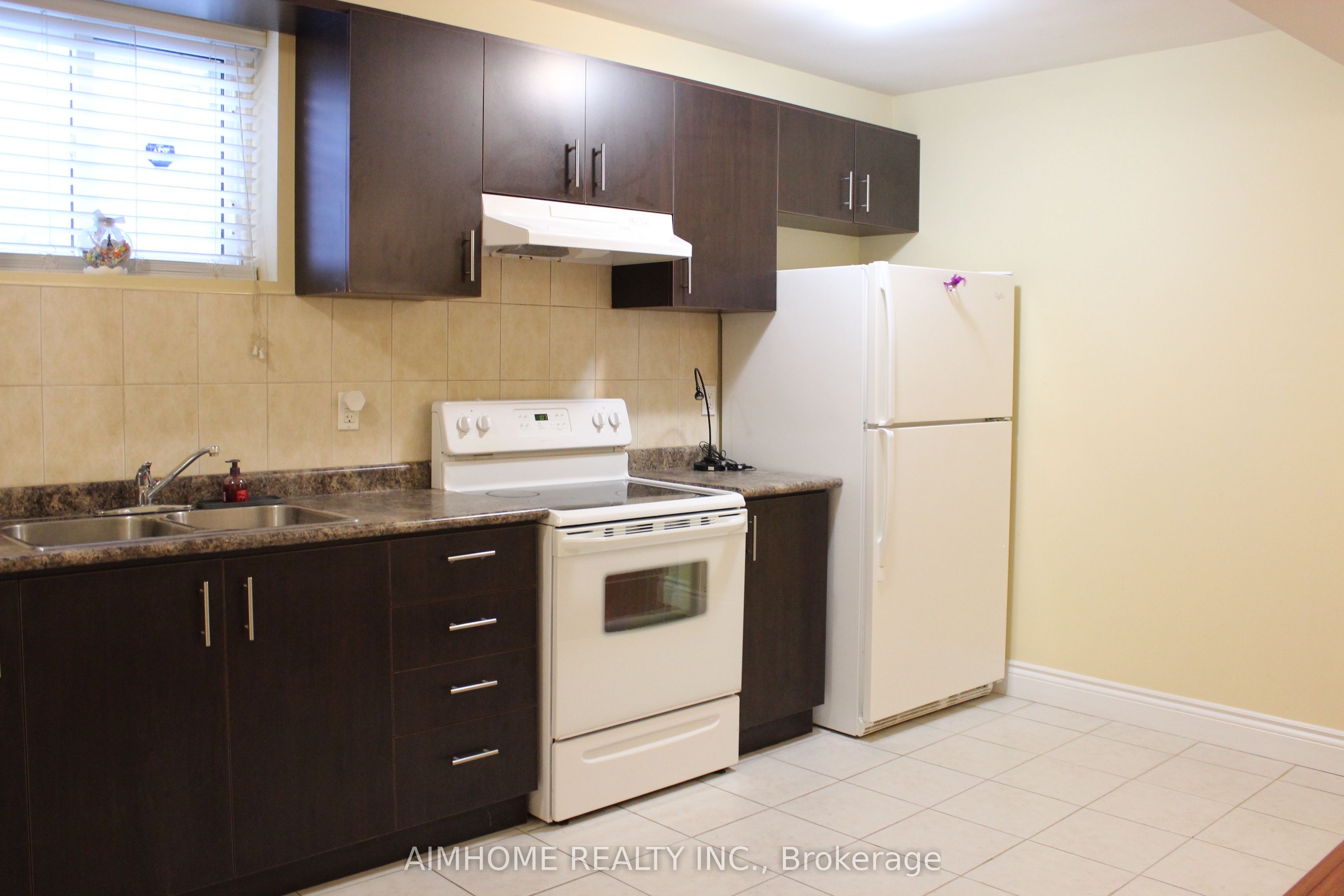 100 Fenelon Drive Lower, Toronto, ON M3A 3K6 photo 5