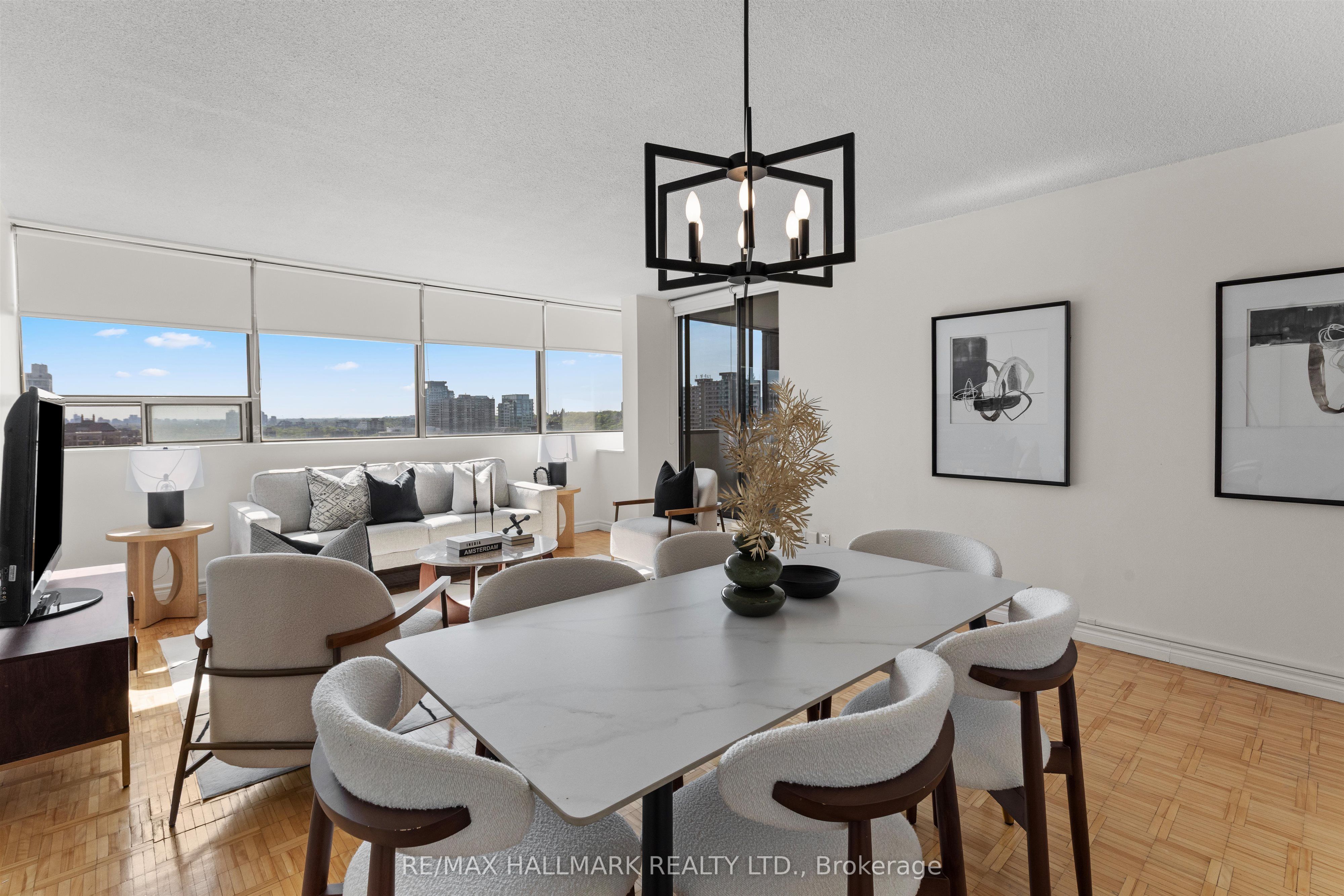 914 Yonge Street 1506, Toronto, ON M4W 3C8 photo 3