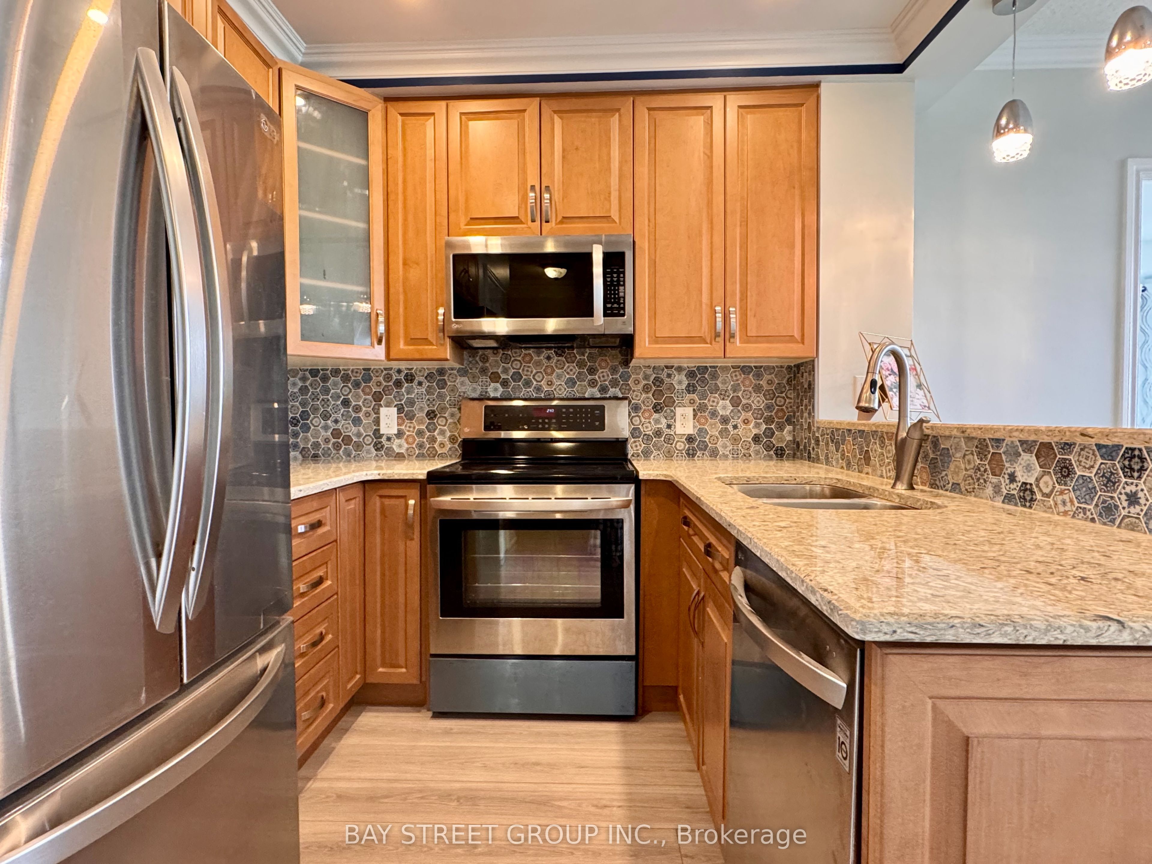 133 Wynford Drive 1008, Toronto, ON M3C 0J5 photo 3