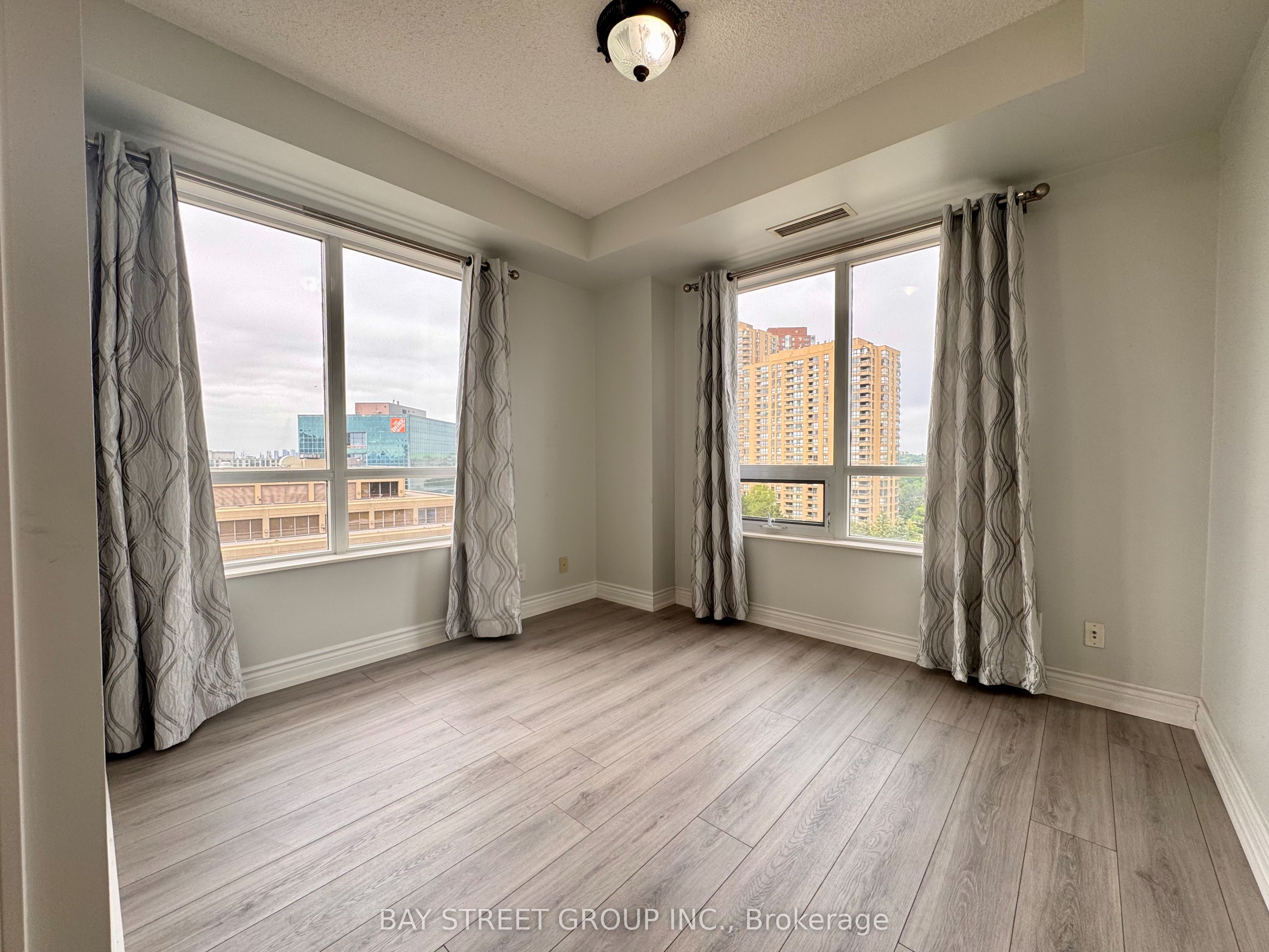 133 Wynford Drive 1008, Toronto, ON M3C 0J5 photo 5