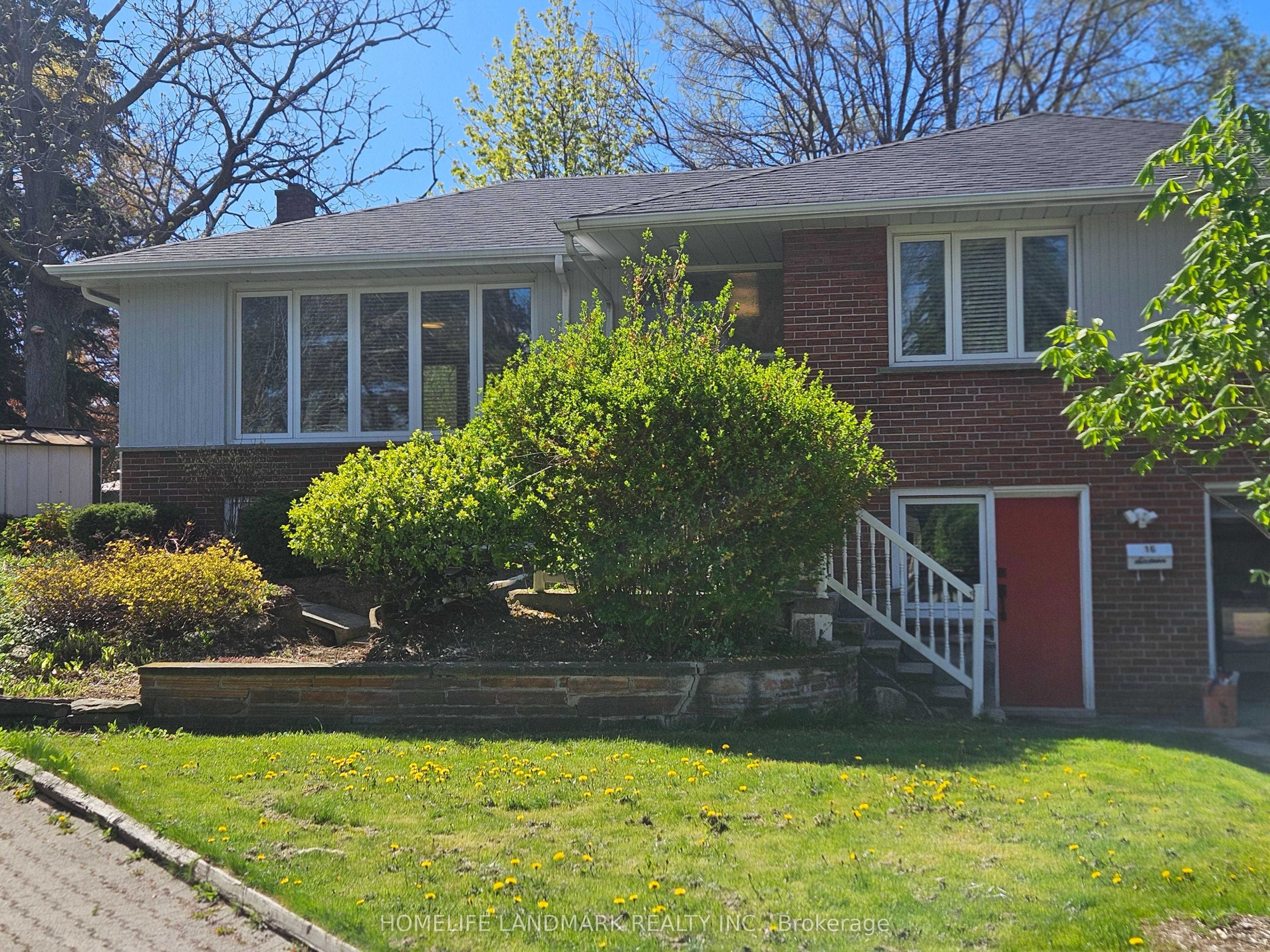 16 Donewen Court, Toronto, ON M4A 1P8 photo 4