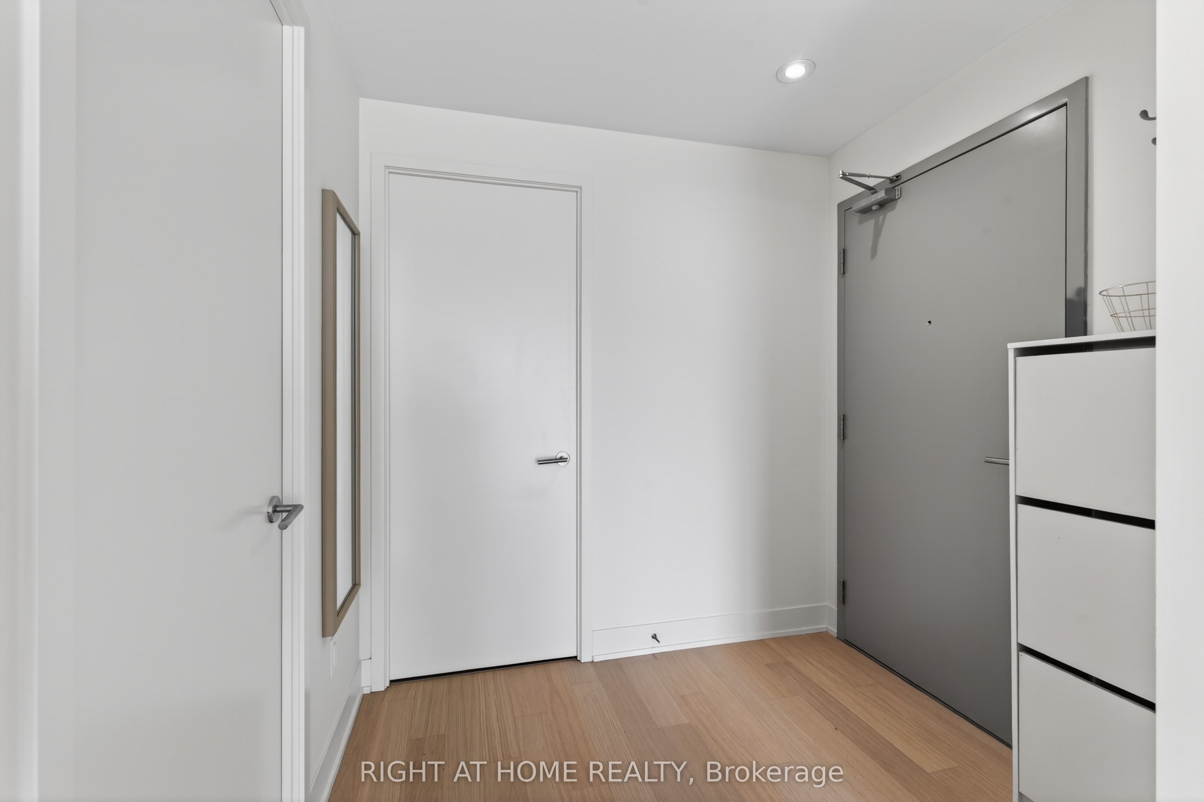 322 Dupont Street 806, Toronto, ON M5R 0E3 photo 2