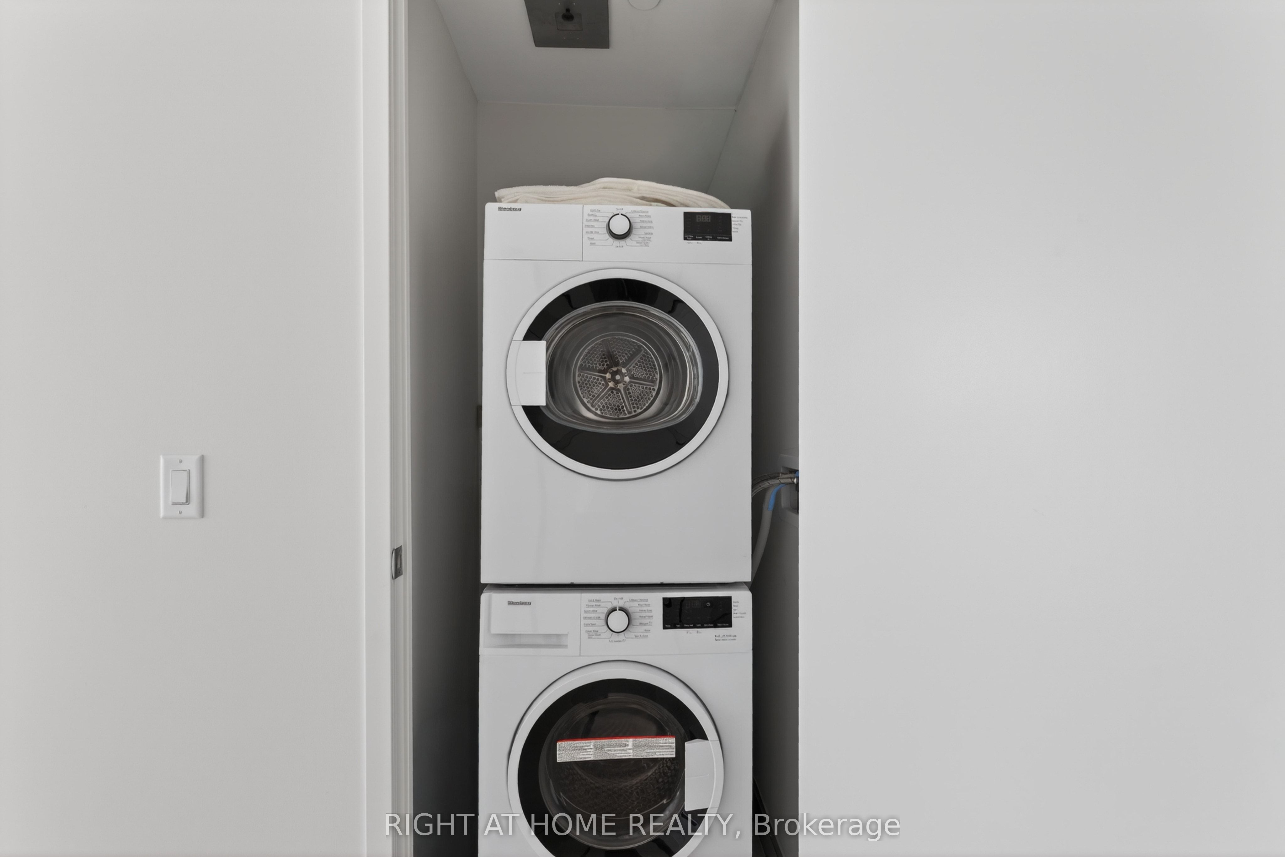 322 Dupont Street 806, Toronto, ON M5R 0E3 photo 4