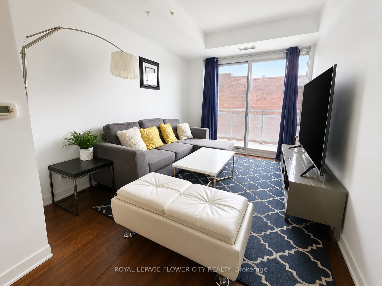 10 Willison Square 607, Toronto, ON M5T 1E7 photo 2