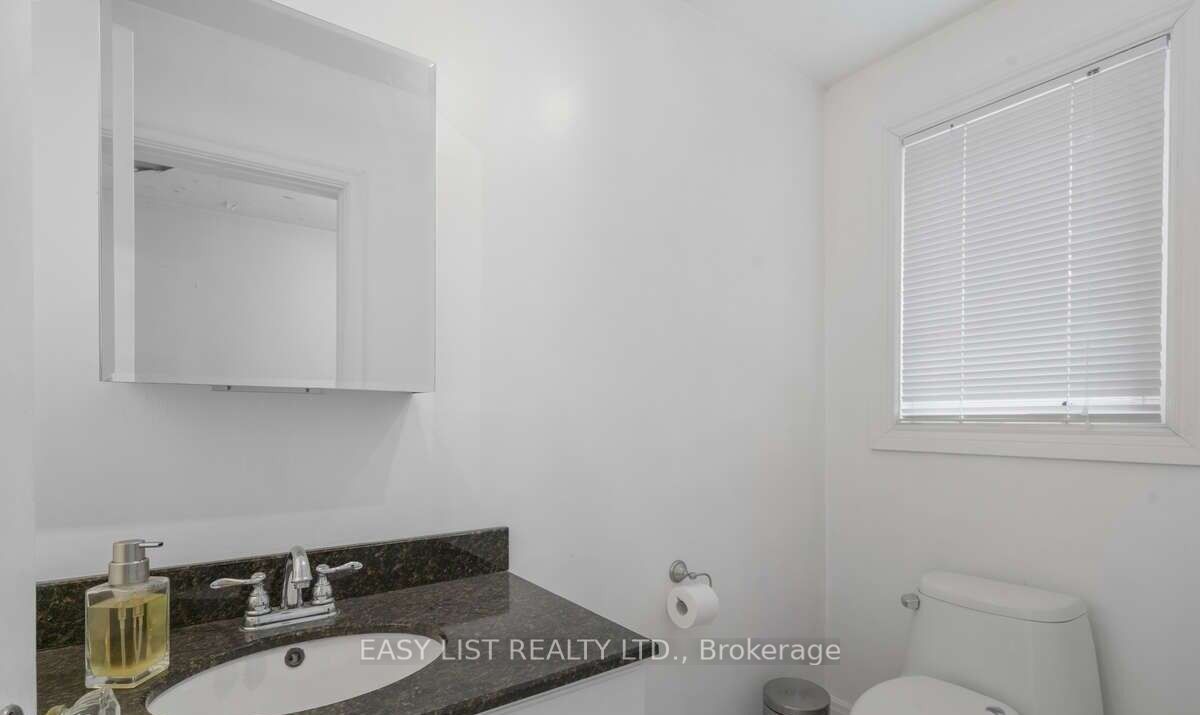 41 Churchill Avenue, Toronto, ON M2N 1Y6 photo 2