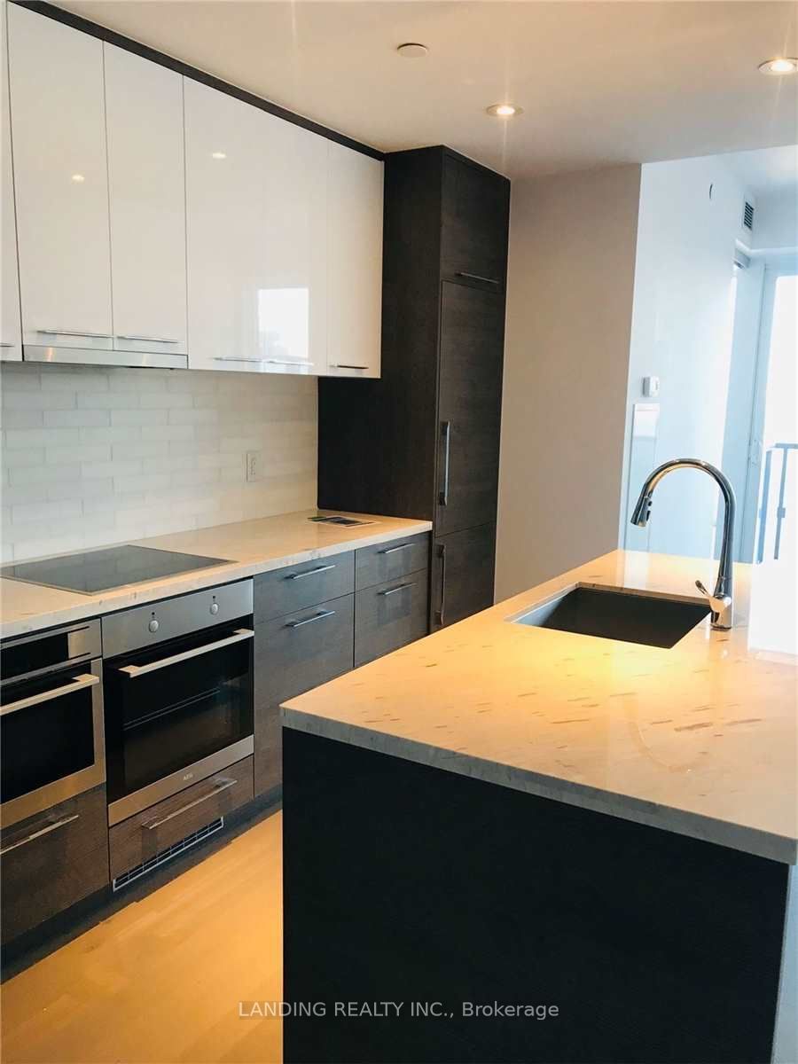 488 University Avenue 2603, Toronto, ON M5G 0C1 photo 2