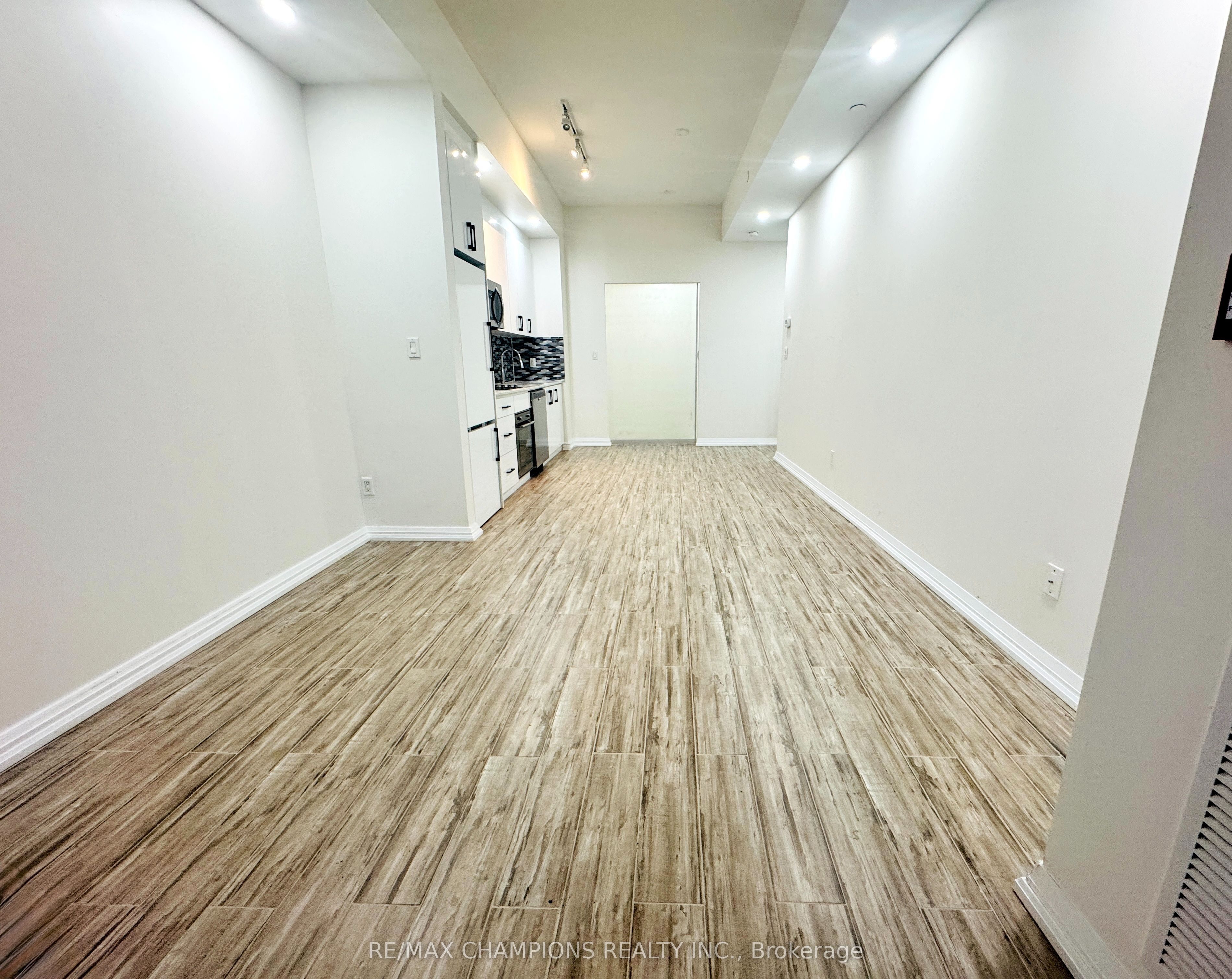 460 Adelaide Street E 103, Toronto, ON M5A 1N6 photo 5