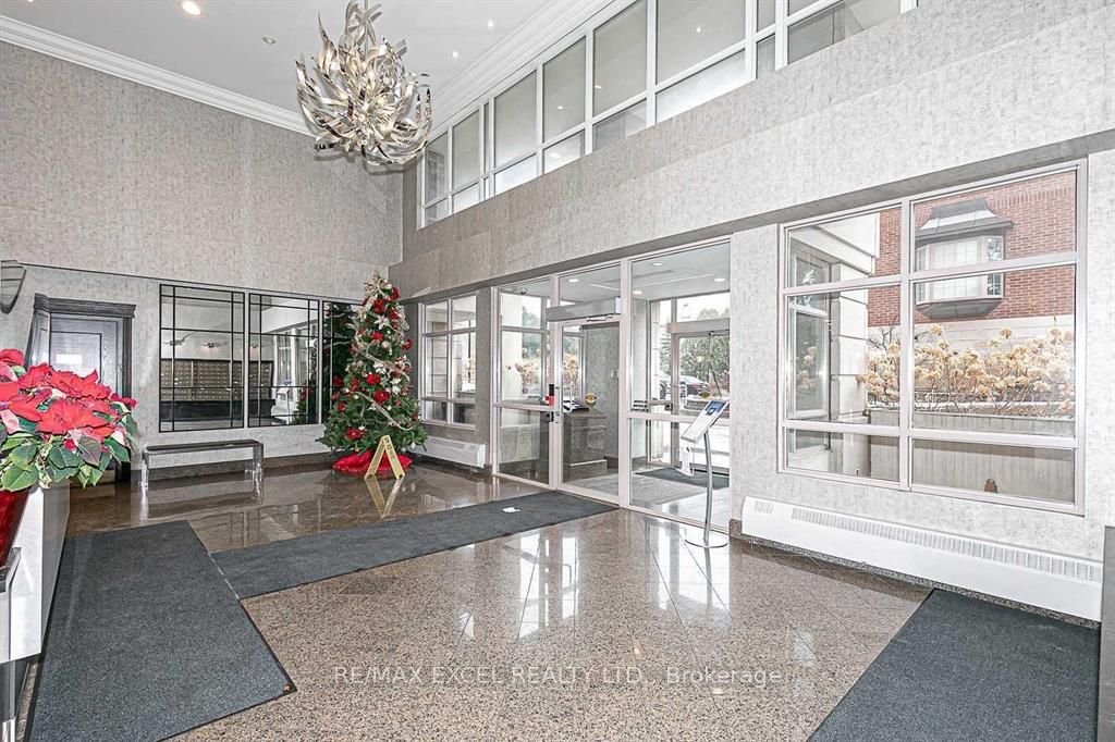 2 Clairtrell Road 801, Toronto, ON M2N 7H5 photo 3