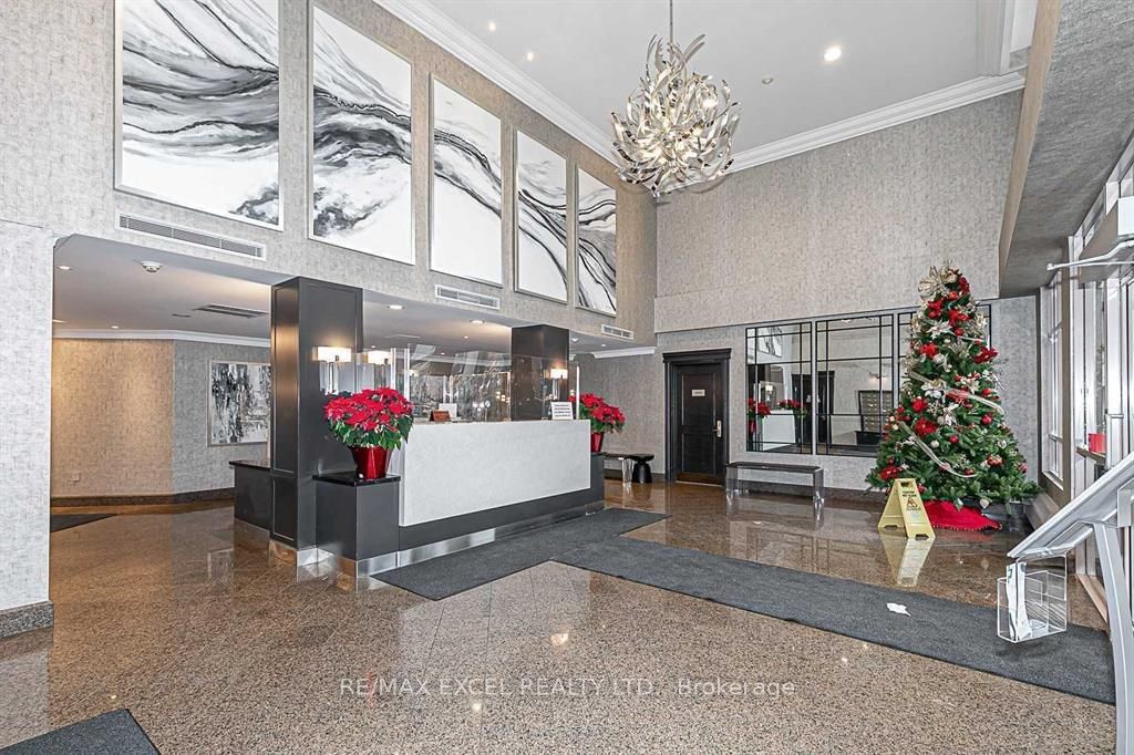 2 Clairtrell Road 801, Toronto, ON M2N 7H5 photo 4