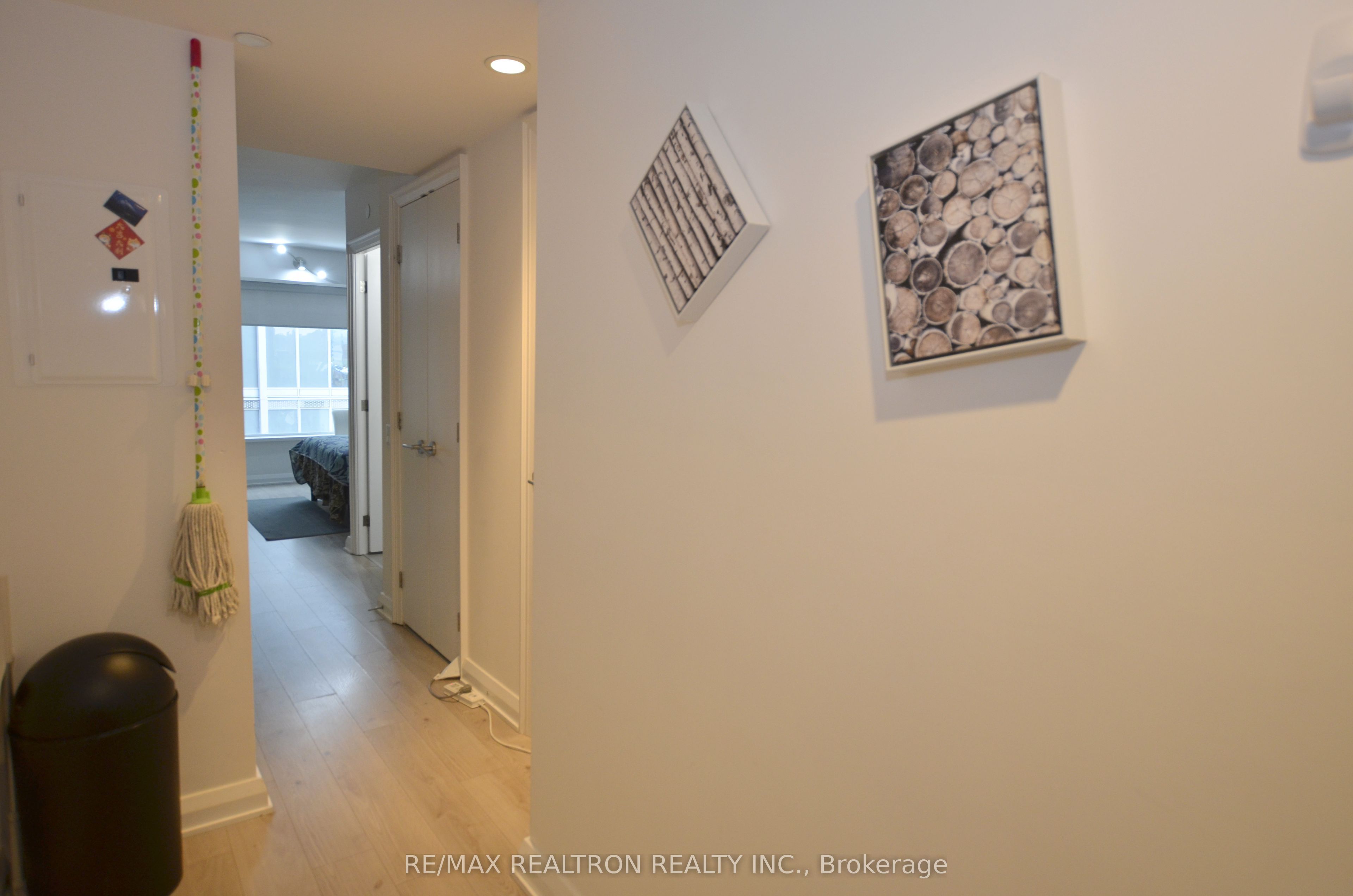 155 Yorkville Avenue 713, Toronto, ON M5R 0B4 photo 3