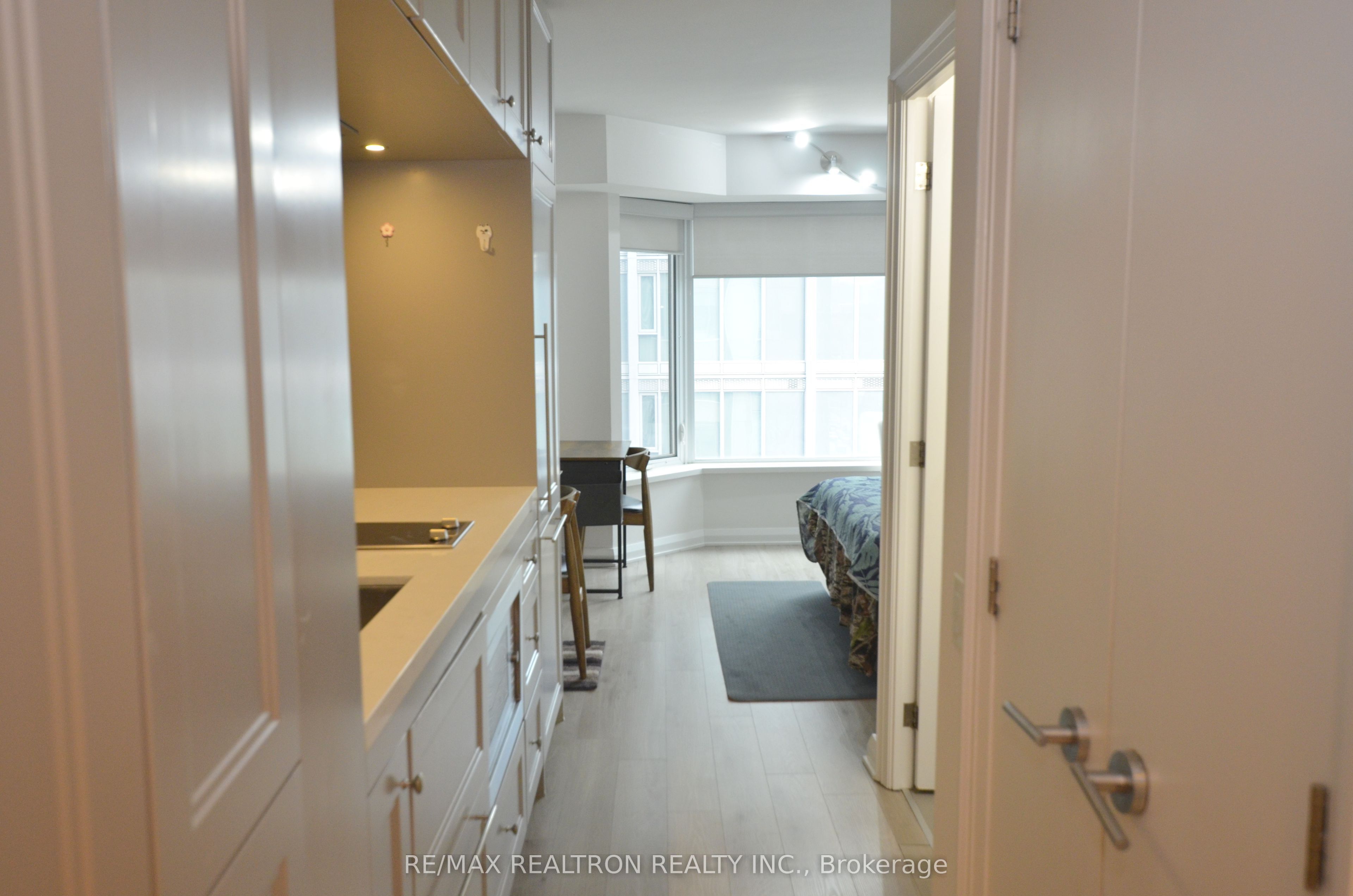 155 Yorkville Avenue 713, Toronto, ON M5R 0B4 photo 5