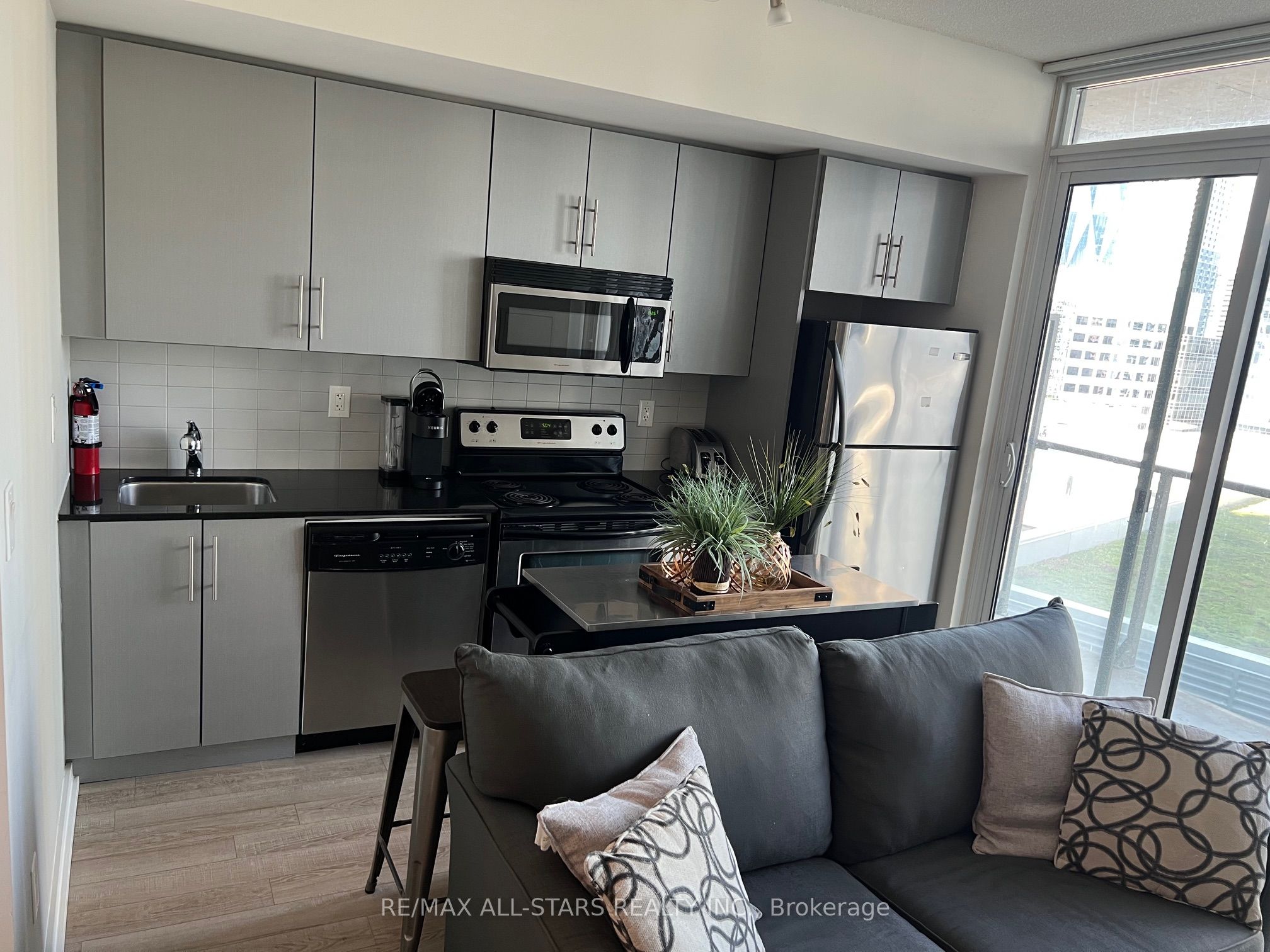 55 Bremner Boulevard 1306, Toronto, ON M5J 0A6 photo 4