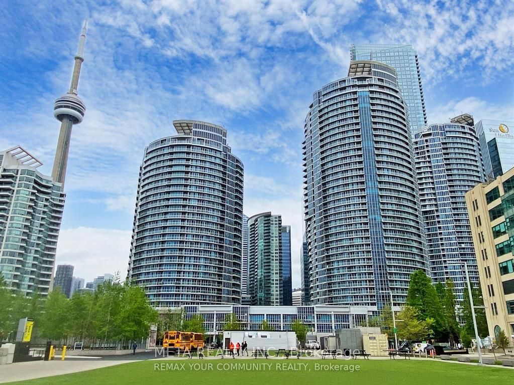 208 Queens Quay W 803, Toronto, ON M5J 2Y5 photo 2