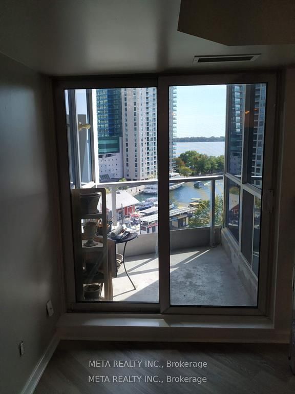 208 Queens Quay W 803, Toronto, ON M5J 2Y5 photo 3