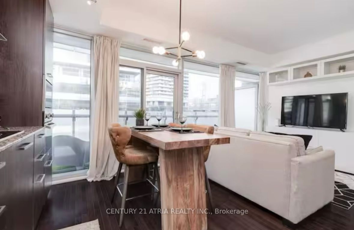 14 York Street 512, Toronto, ON M5J 0B1
