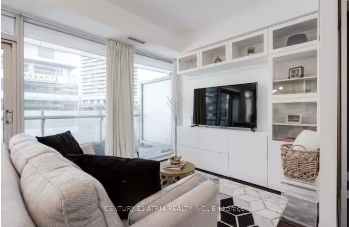 14 York Street 512, Toronto, ON M5J 0B1 photo 4