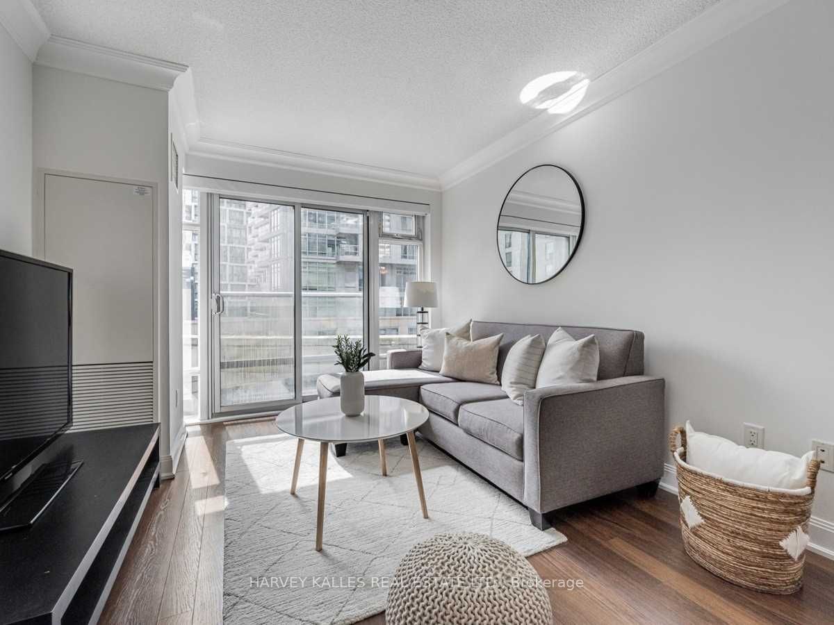 2191 Yonge Street 504, Toronto, ON M4S 3H8 photo 4
