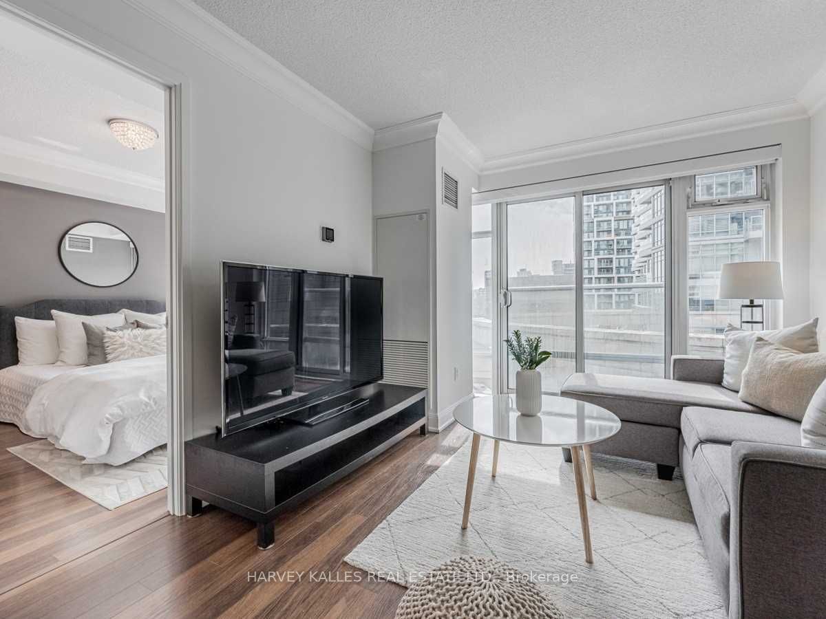 2191 Yonge Street 504, Toronto, ON M4S 3H8 photo 5
