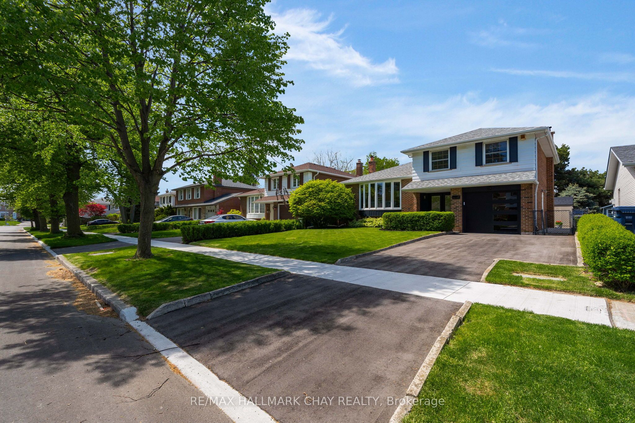15 Crossbow Crescent, Toronto, ON M2J 3M3 photo 2