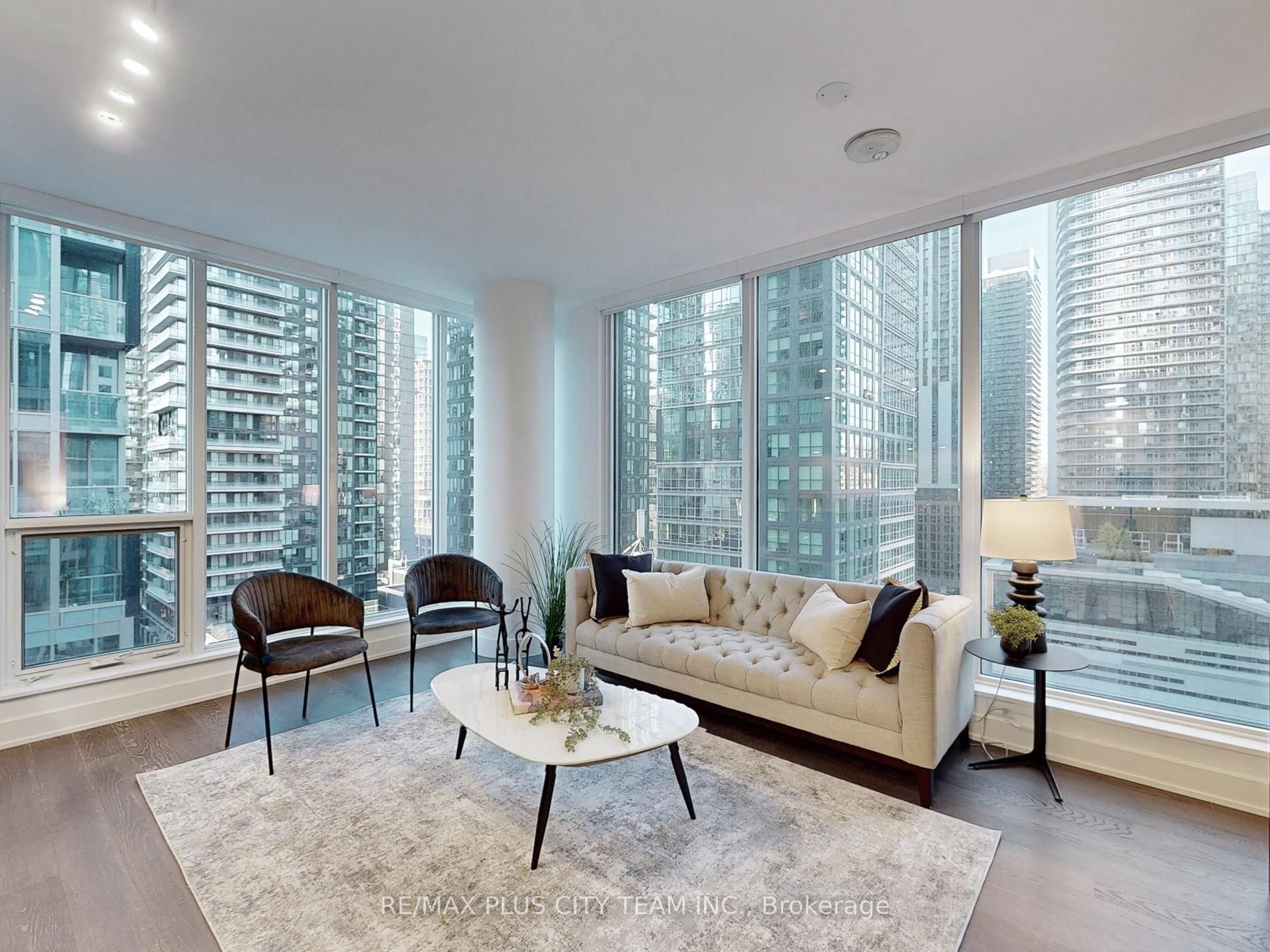 15 Mercer Street 1204, Toronto, ON M5V 0T8 photo 2