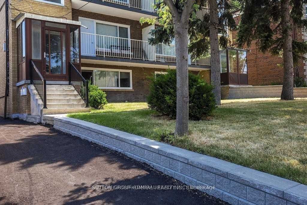 77 Garthdale Court Unit 2, Toronto, ON M3H 5P7 photo 2