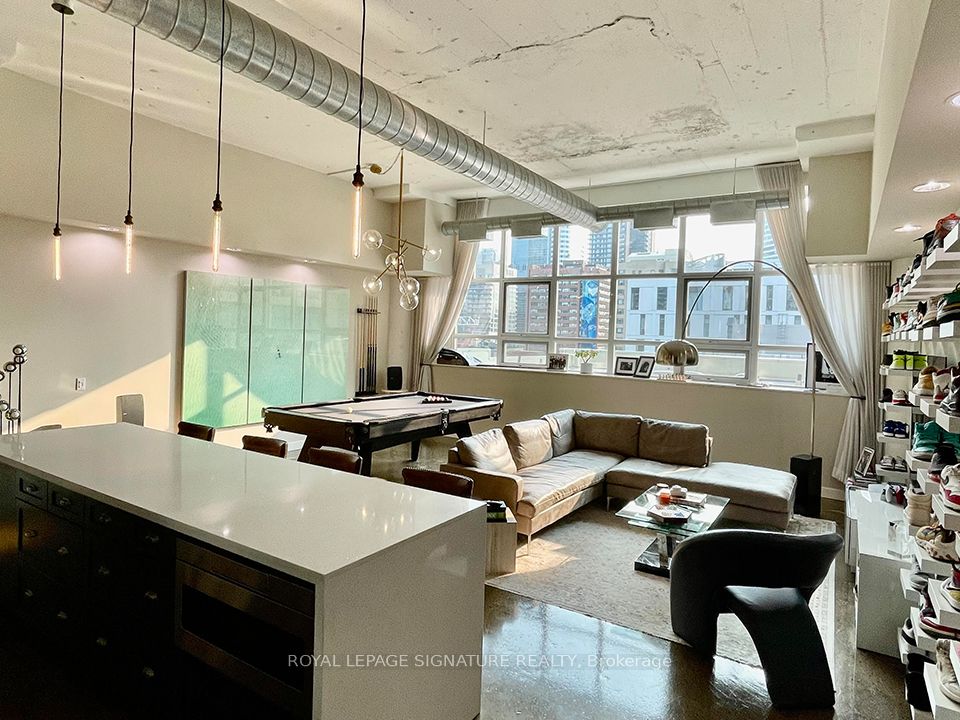 155 Dalhousie Street 655, Toronto, ON M5B 2P7 photo 2