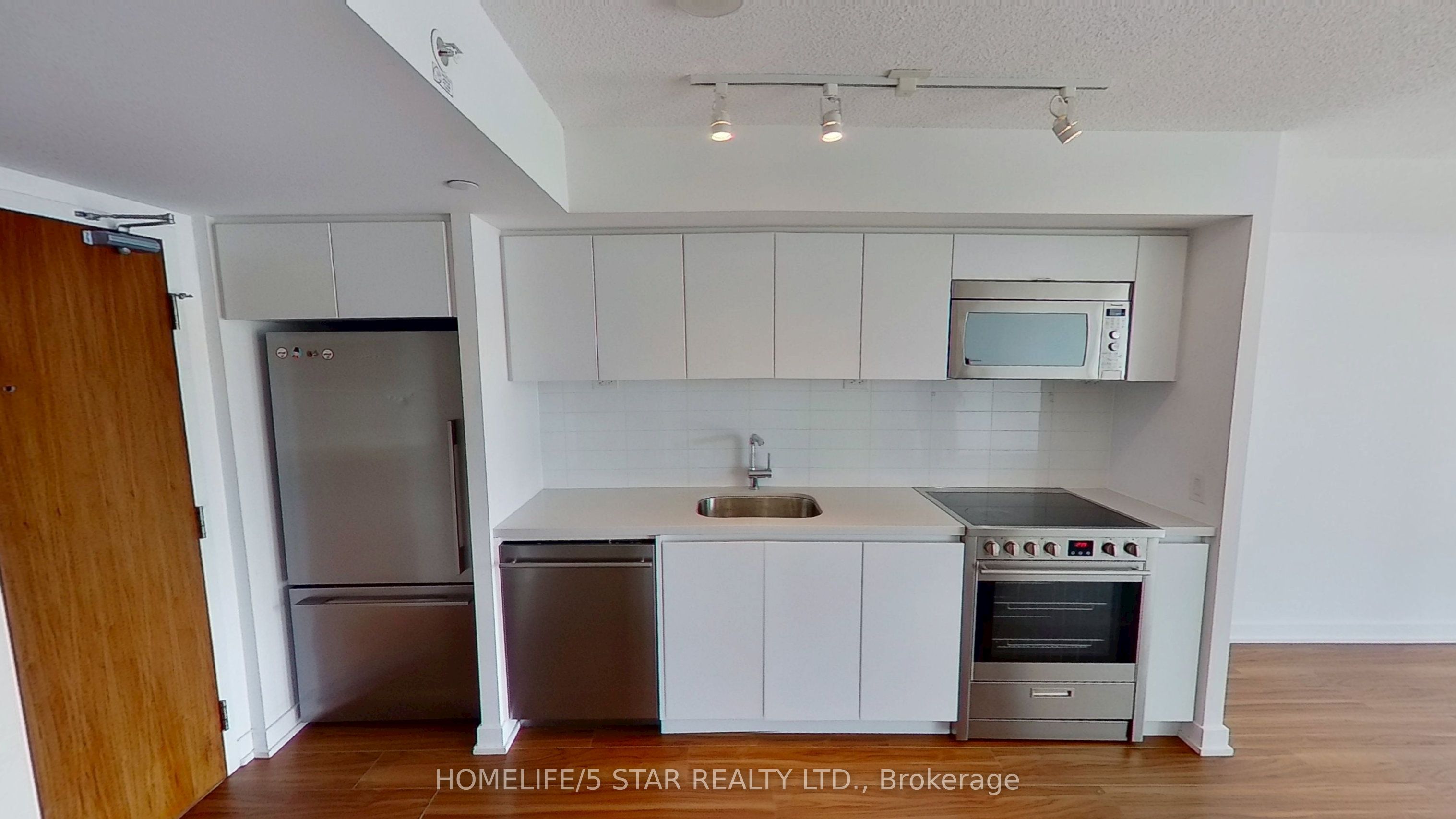 75 QUEENS WHARF Road 910, Toronto, ON M5V 0J8 photo 3