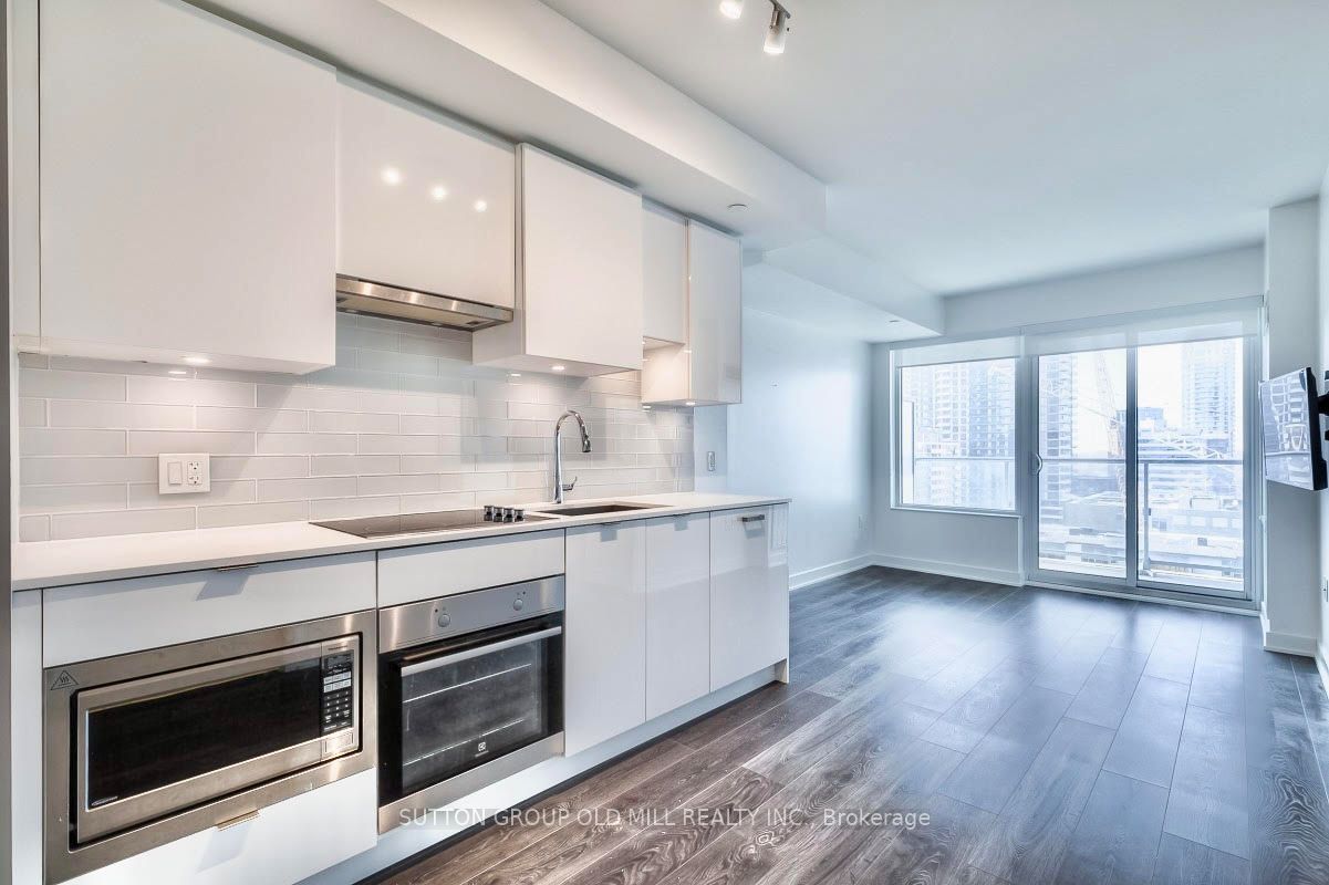 195 Redpath Avenue 1411, Toronto, ON M4P 0E4