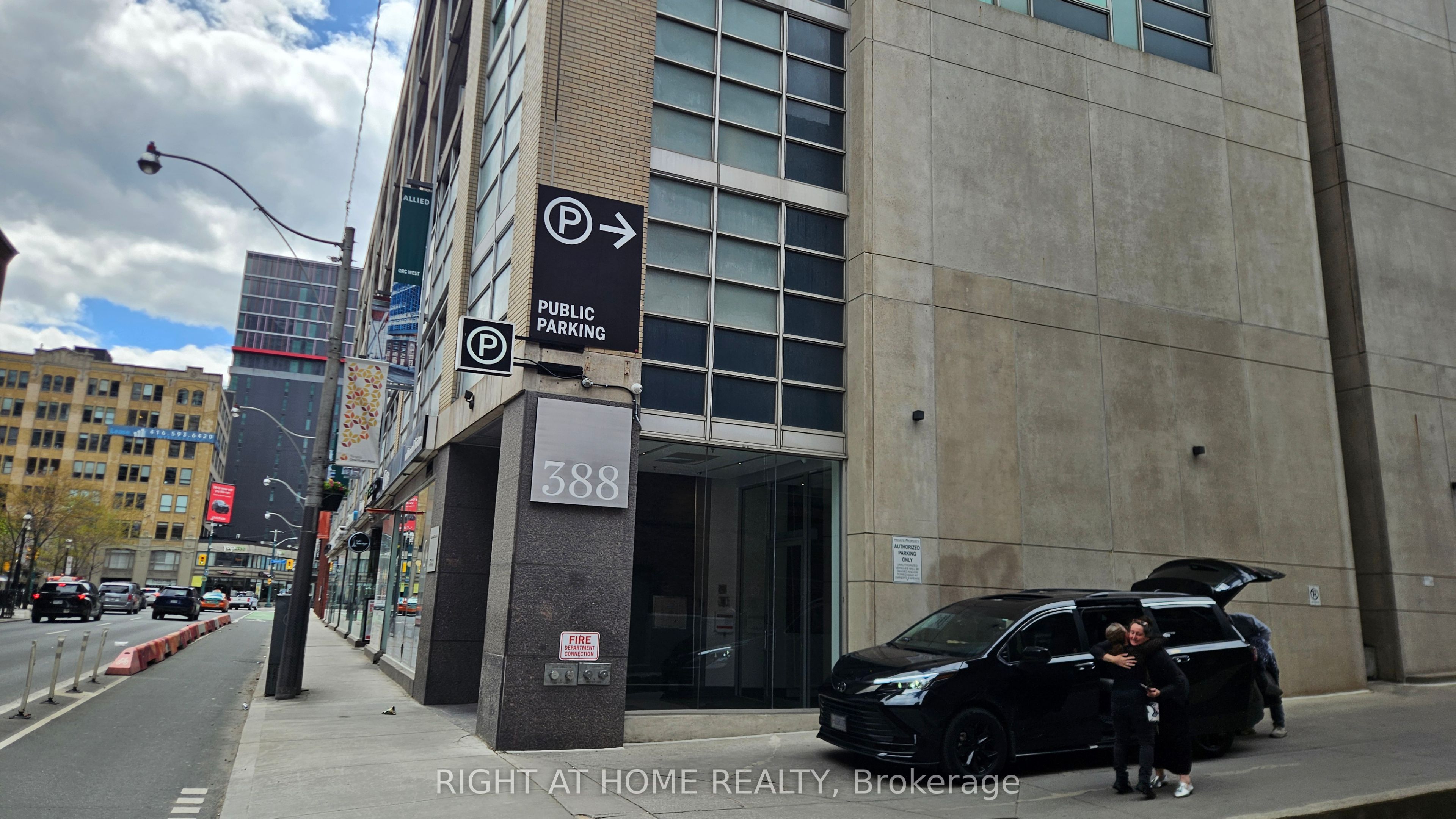 388 W Richmond Street W 910, Toronto, ON M5V 3P1