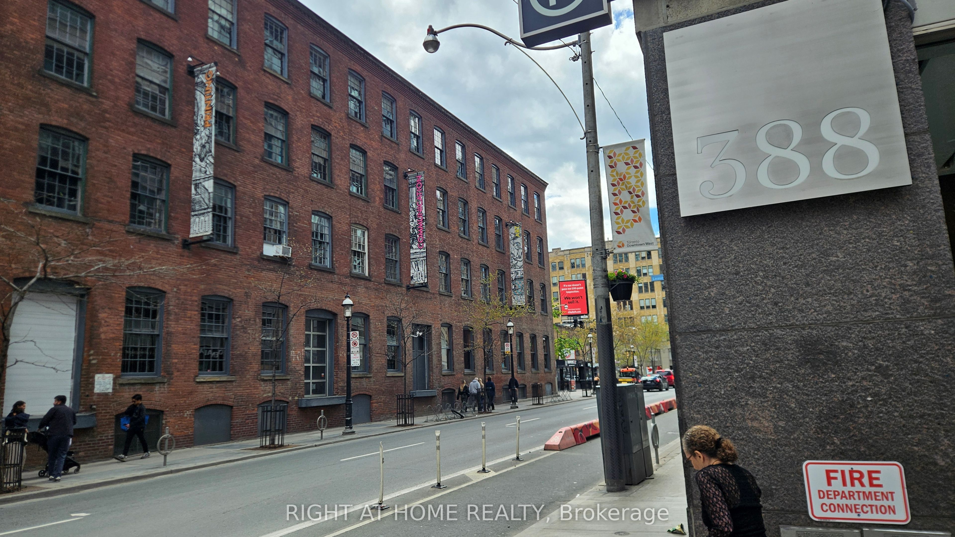 388 W Richmond Street W 910, Toronto, ON M5V 3P1 photo 2