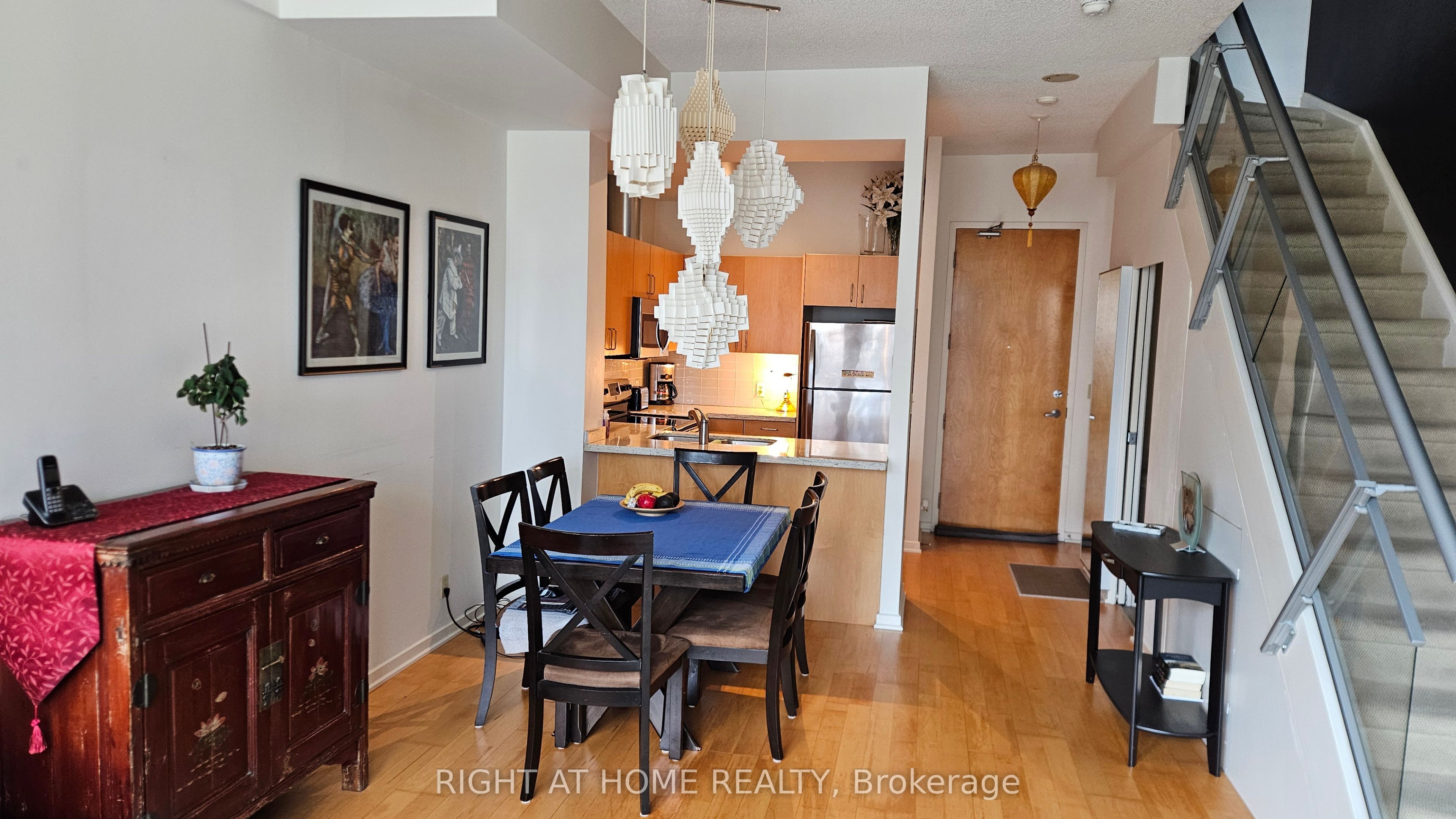 388 W Richmond Street W 910, Toronto, ON M5V 3P1 photo 5