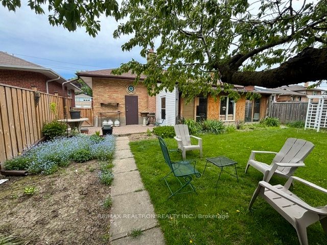 97 Overbrook Place, Toronto, ON M3H 4P5 photo 5