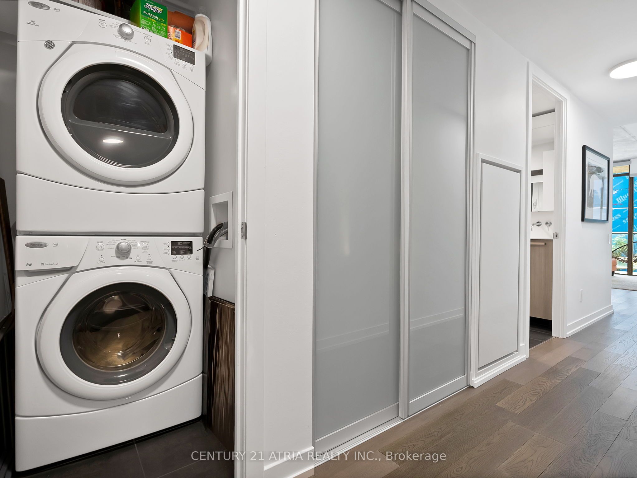 95 Bathurst Street 318, Toronto, ON M5V 0M9 photo 4