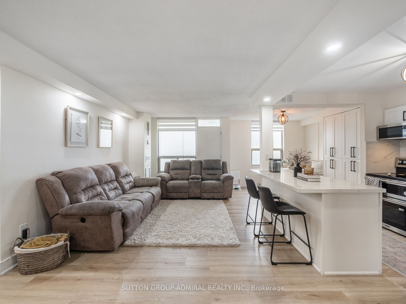 20 Edgecliff Golfway 1603, Toronto, ON M3C 3A4 photo 4