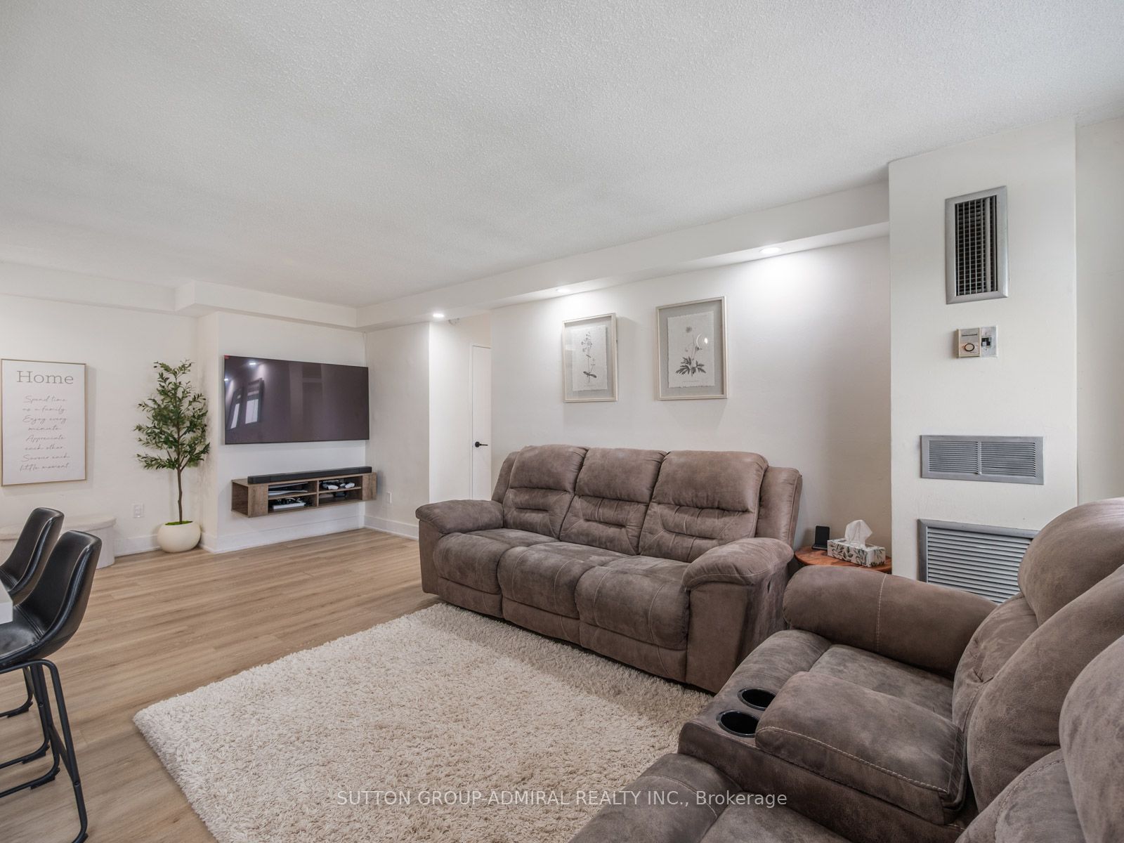 20 Edgecliff Golfway 1603, Toronto, ON M3C 3A4 photo 5