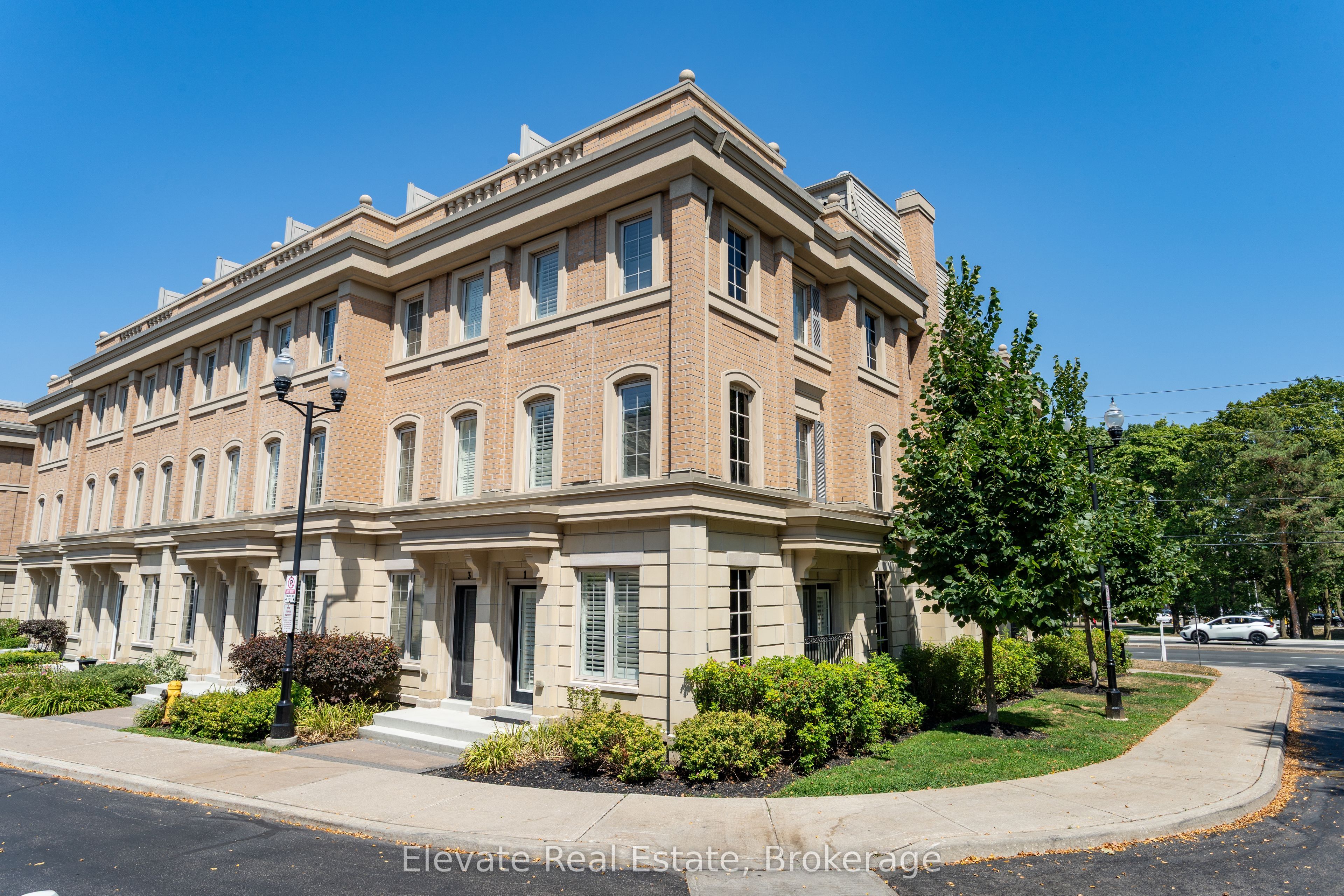 1 Hargrave Lane 1, Toronto, ON M4N 0A4 photo 3